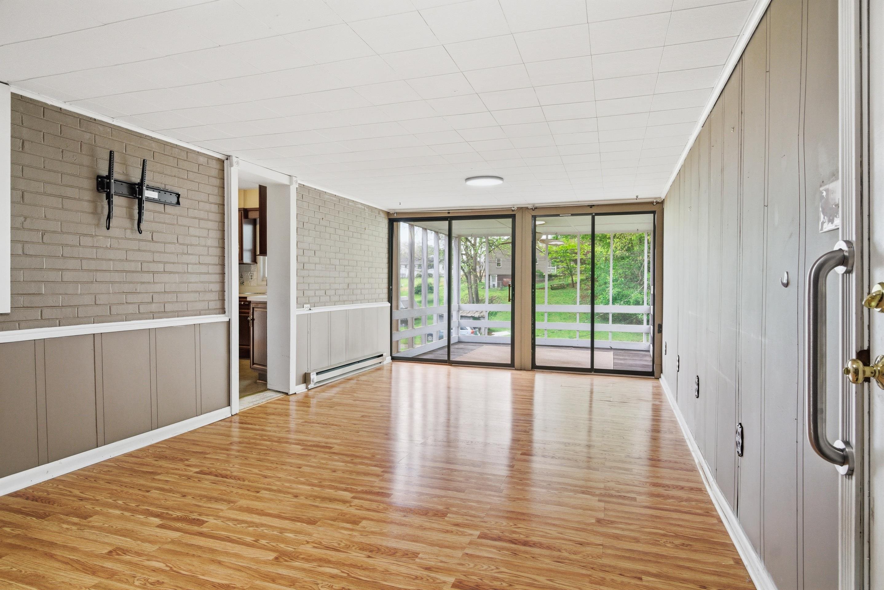 820 Seventh Street Radford VA 24141