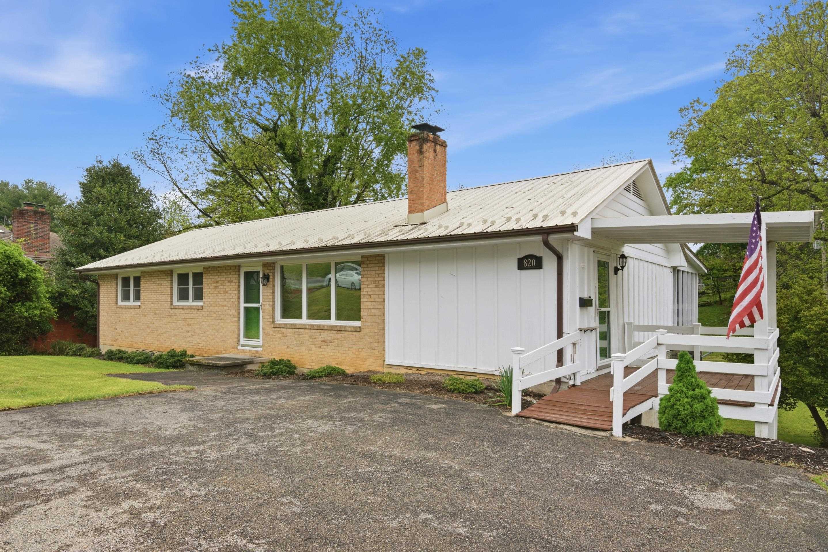820 Seventh Street Radford VA 24141