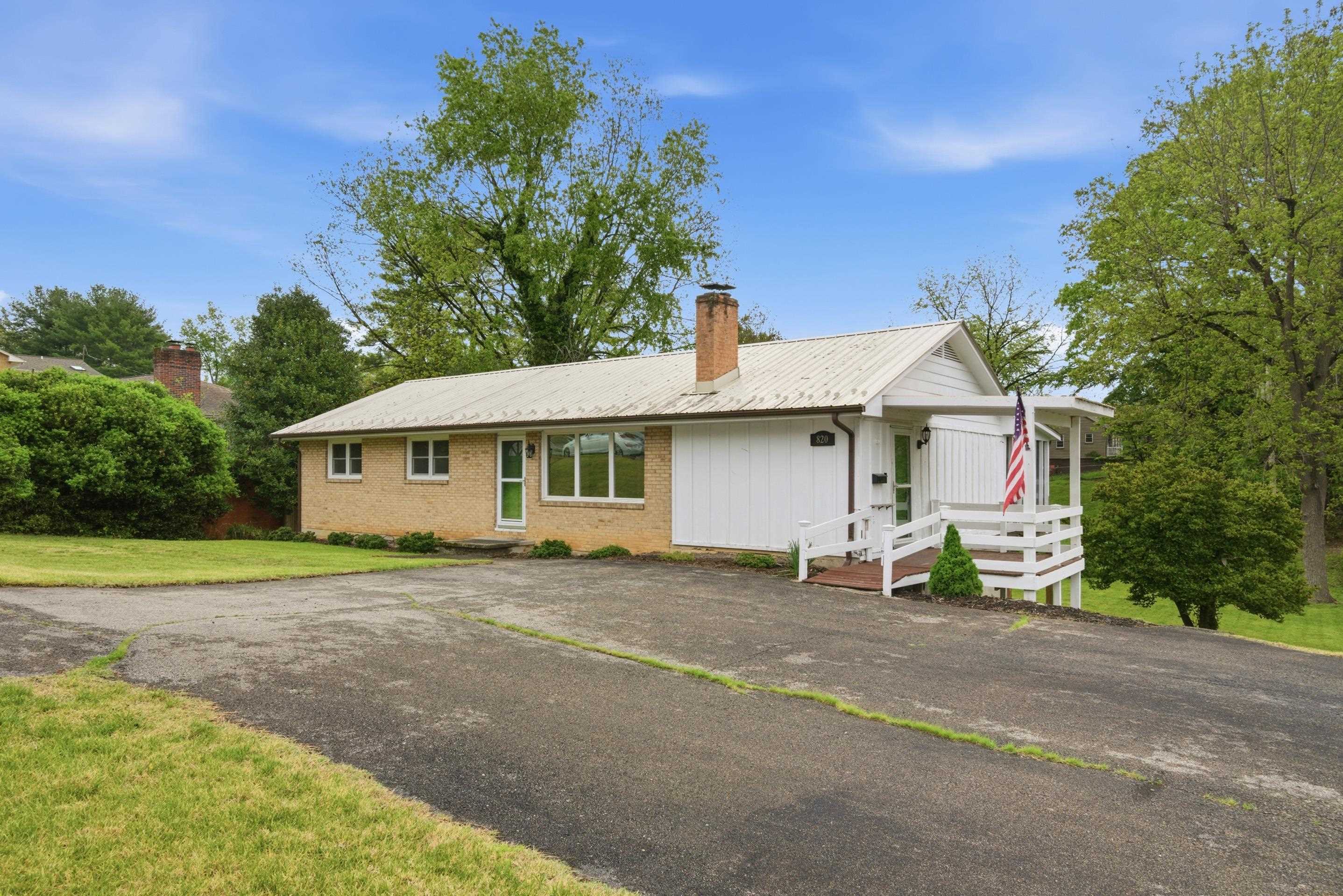 820 Seventh Street Radford VA 24141