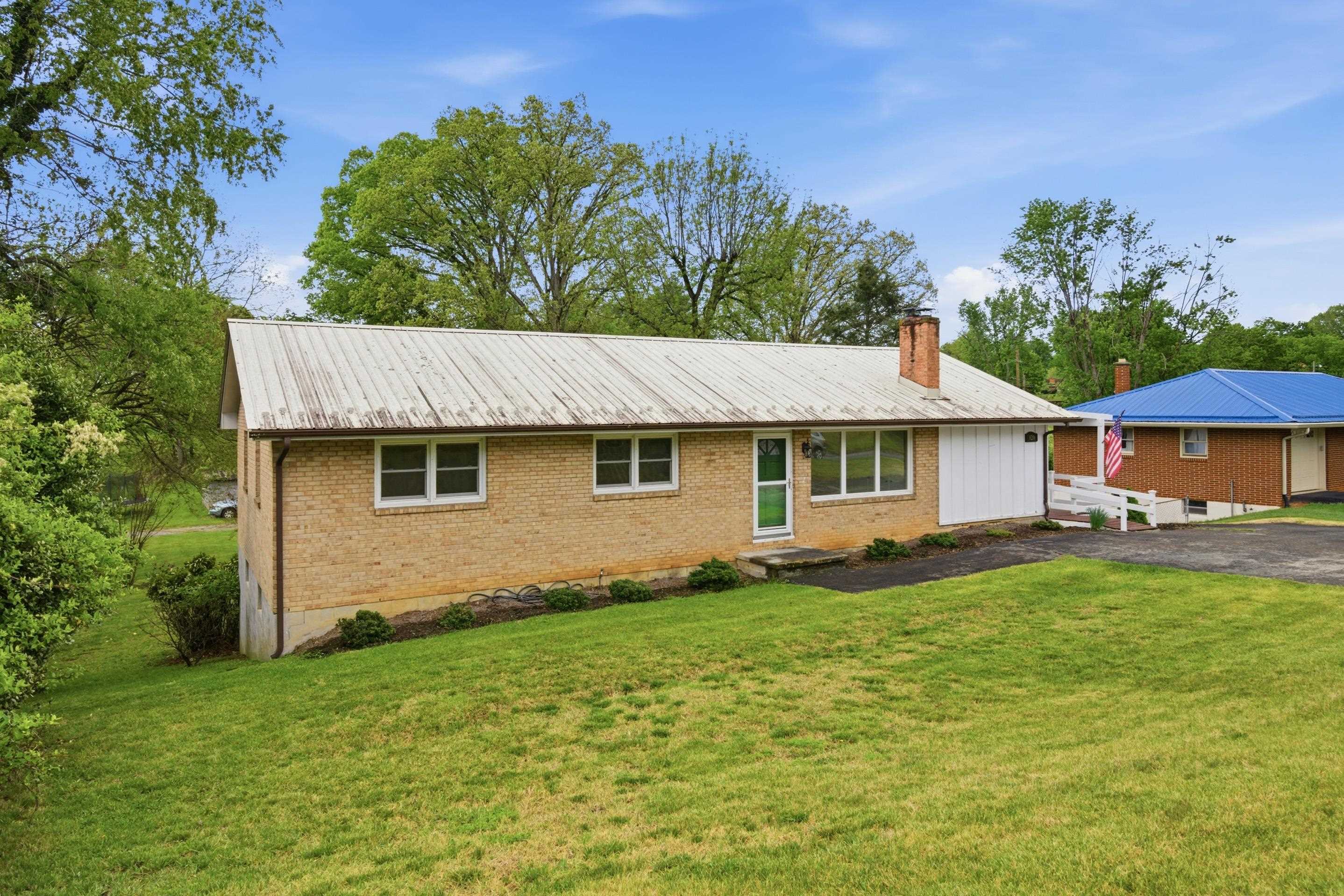 820 Seventh Street Radford VA 24141