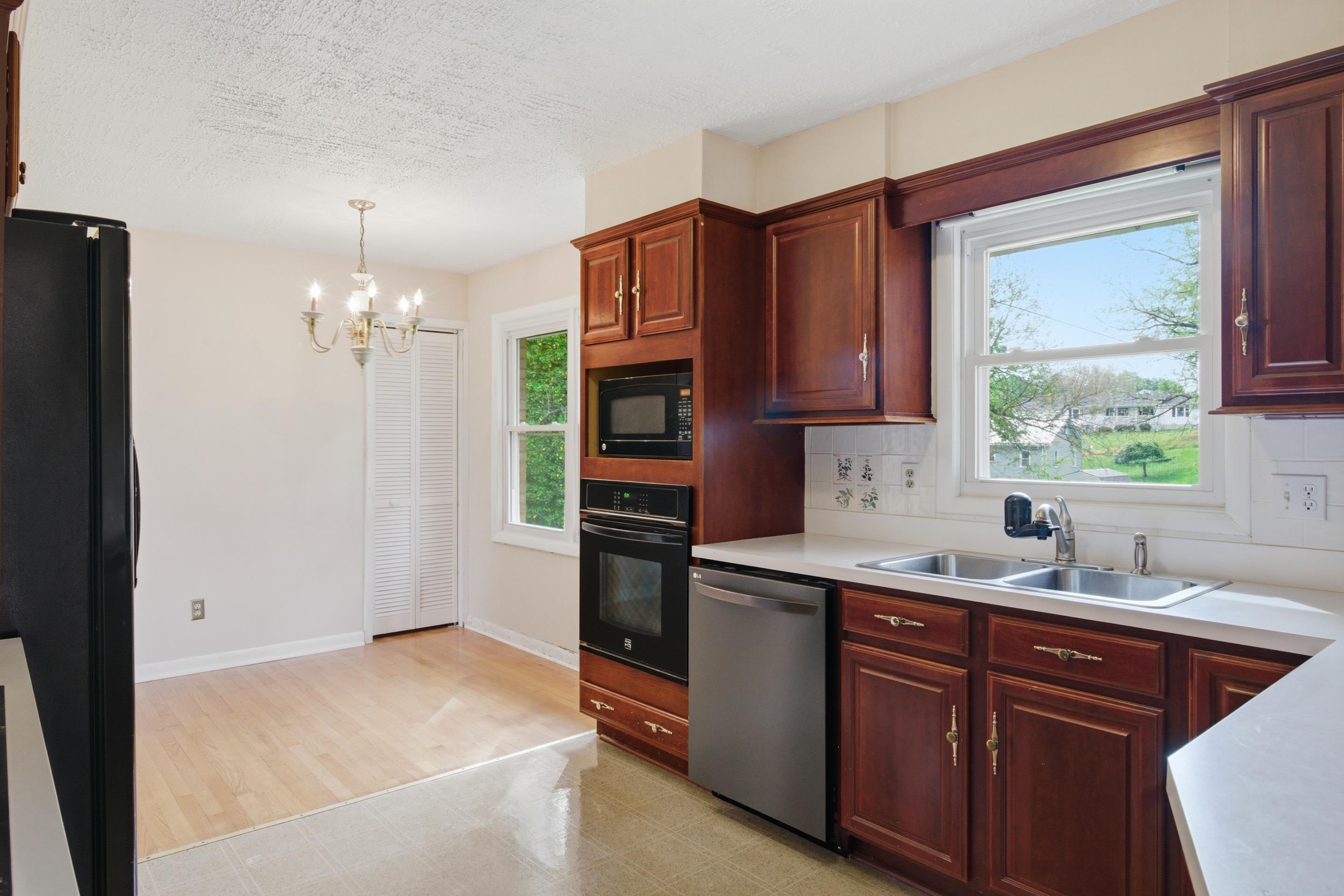 820 Seventh Street Radford VA 24141