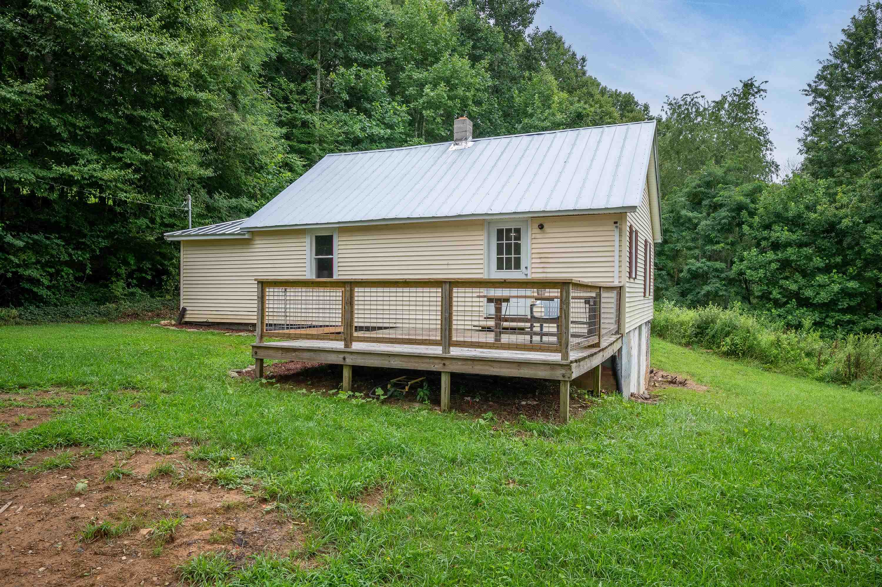 2890 Stonewall Road NW Pilot VA 24138