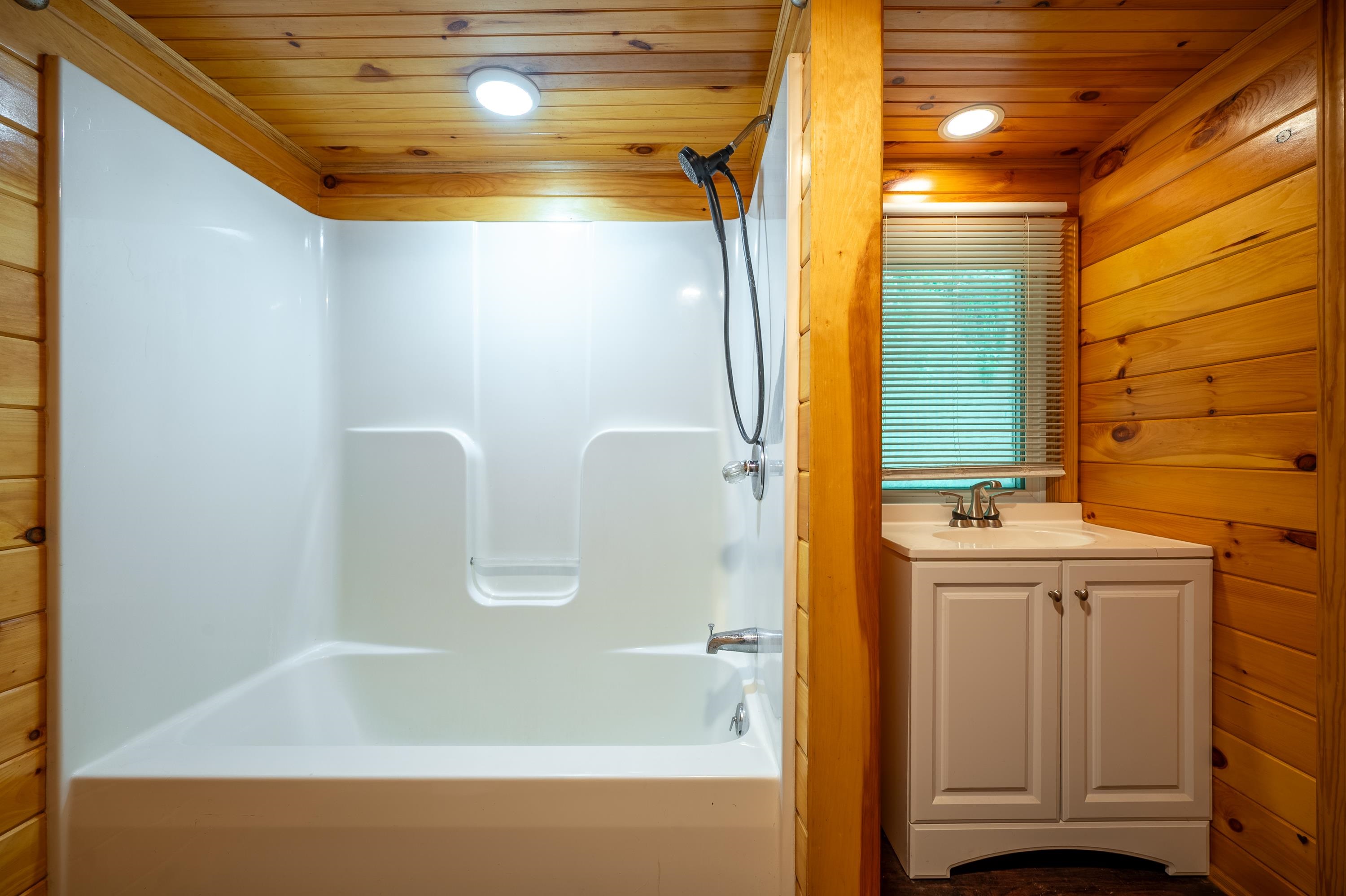 2890 Stonewall Road NW Pilot VA 24138