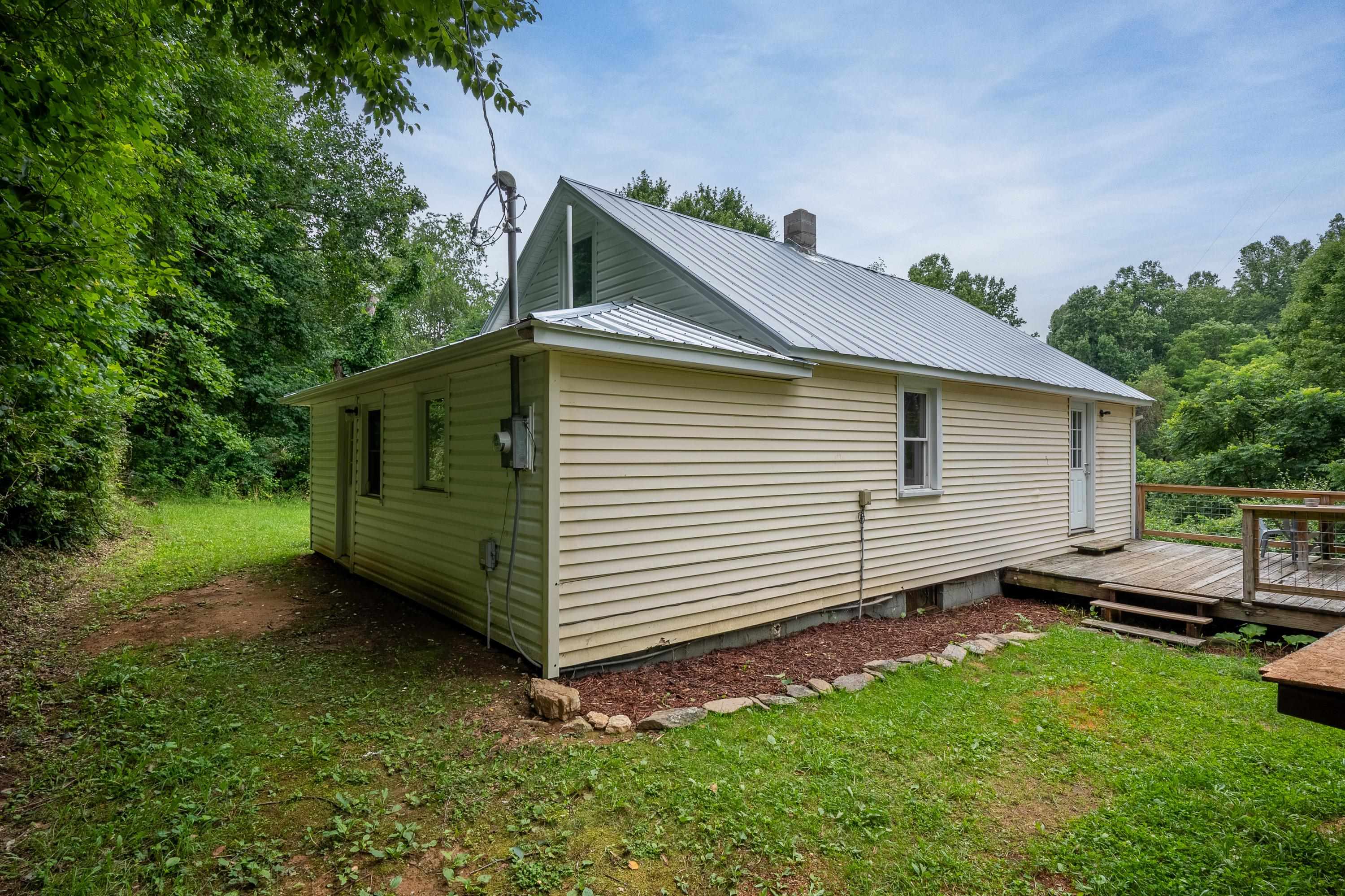 2890 Stonewall Road NW Pilot VA 24138