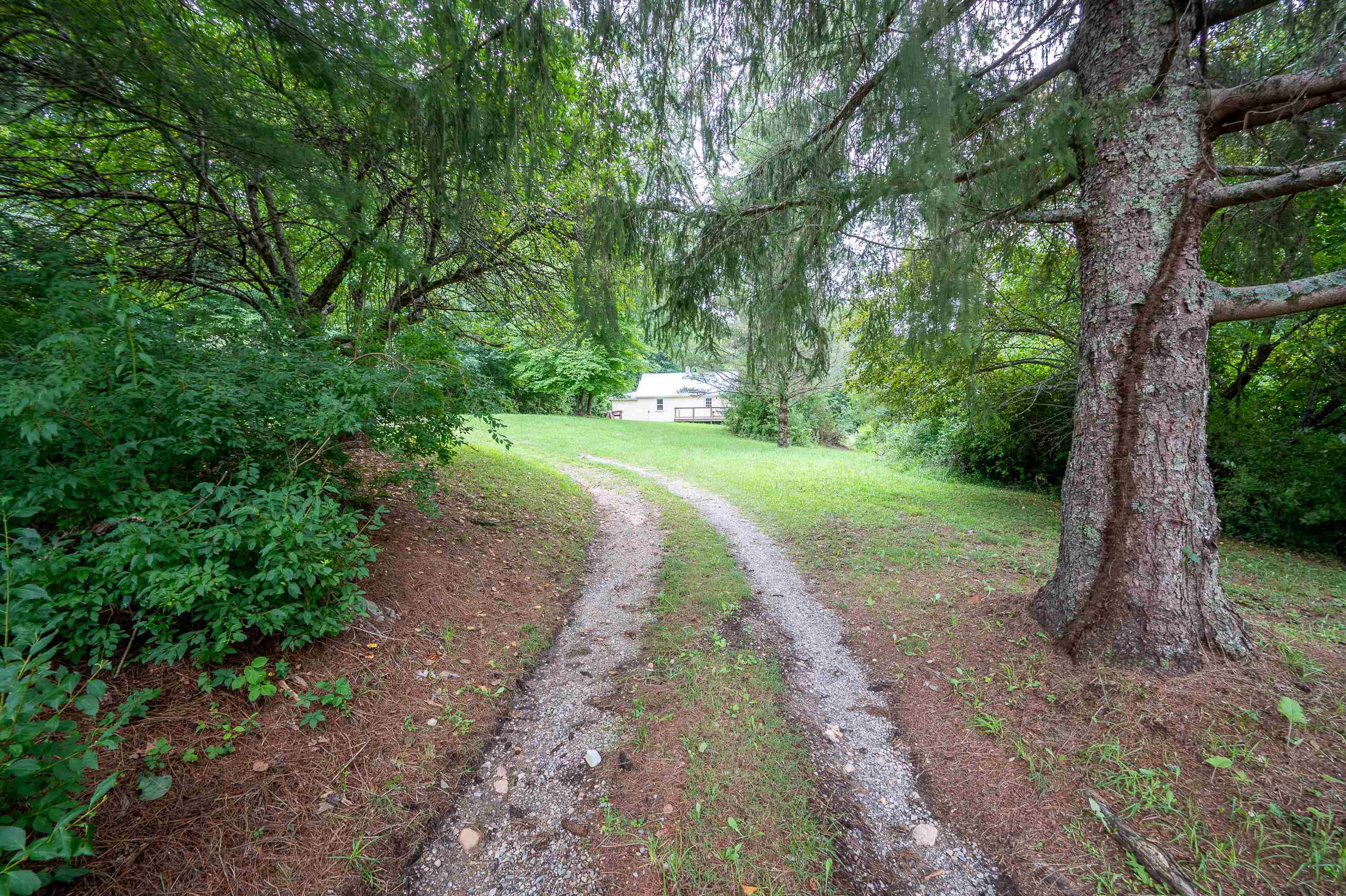 2890 Stonewall Road NW Pilot VA 24138