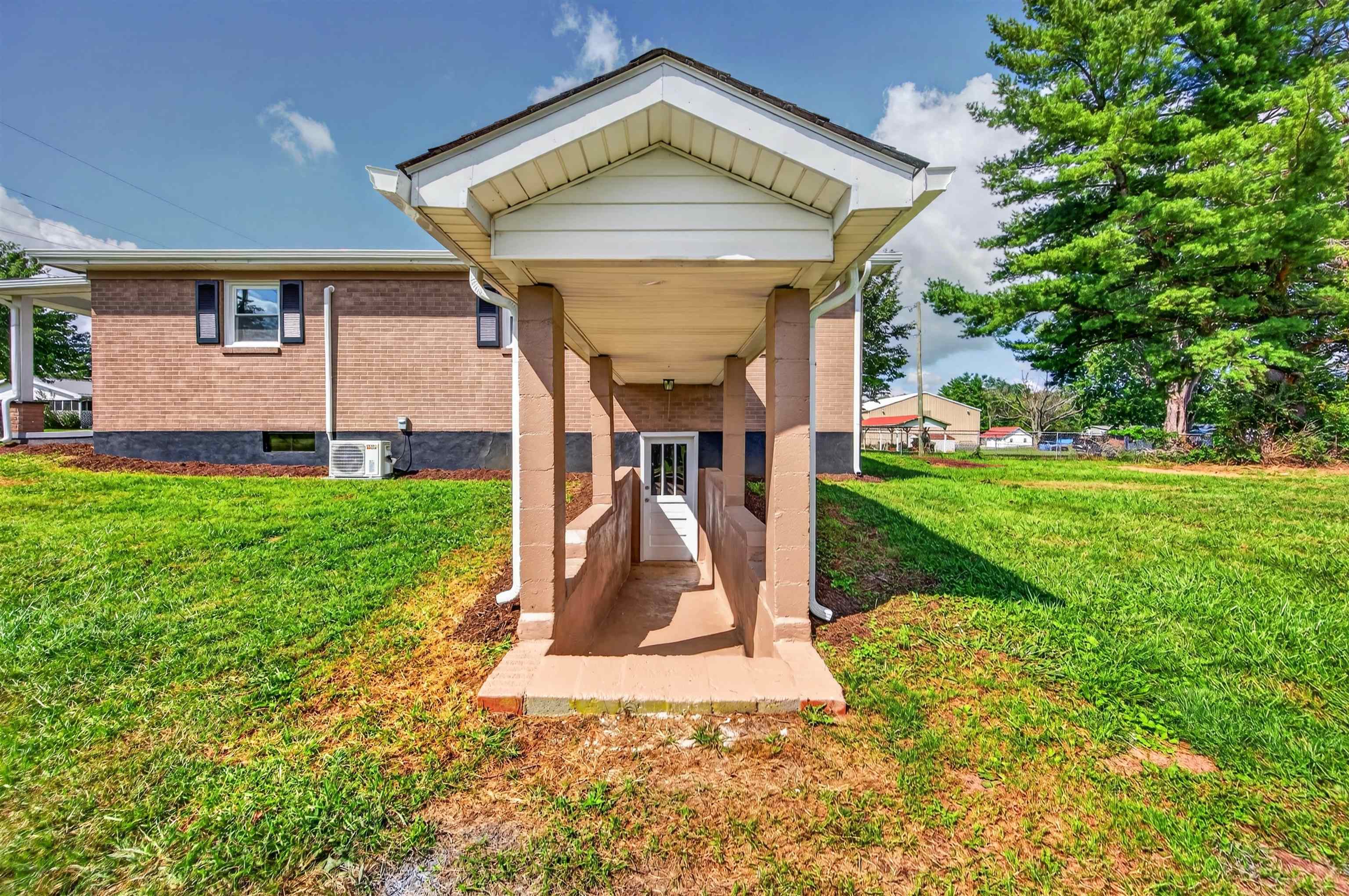 539 Friendly Circle Marion VA 24354