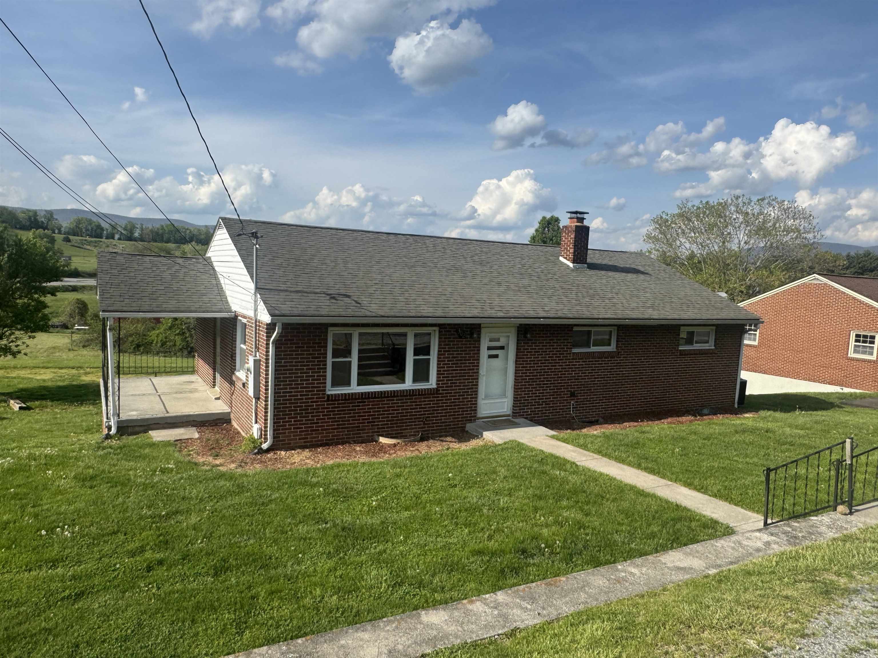 302 Mountain Drive Pearisburg VA 24134