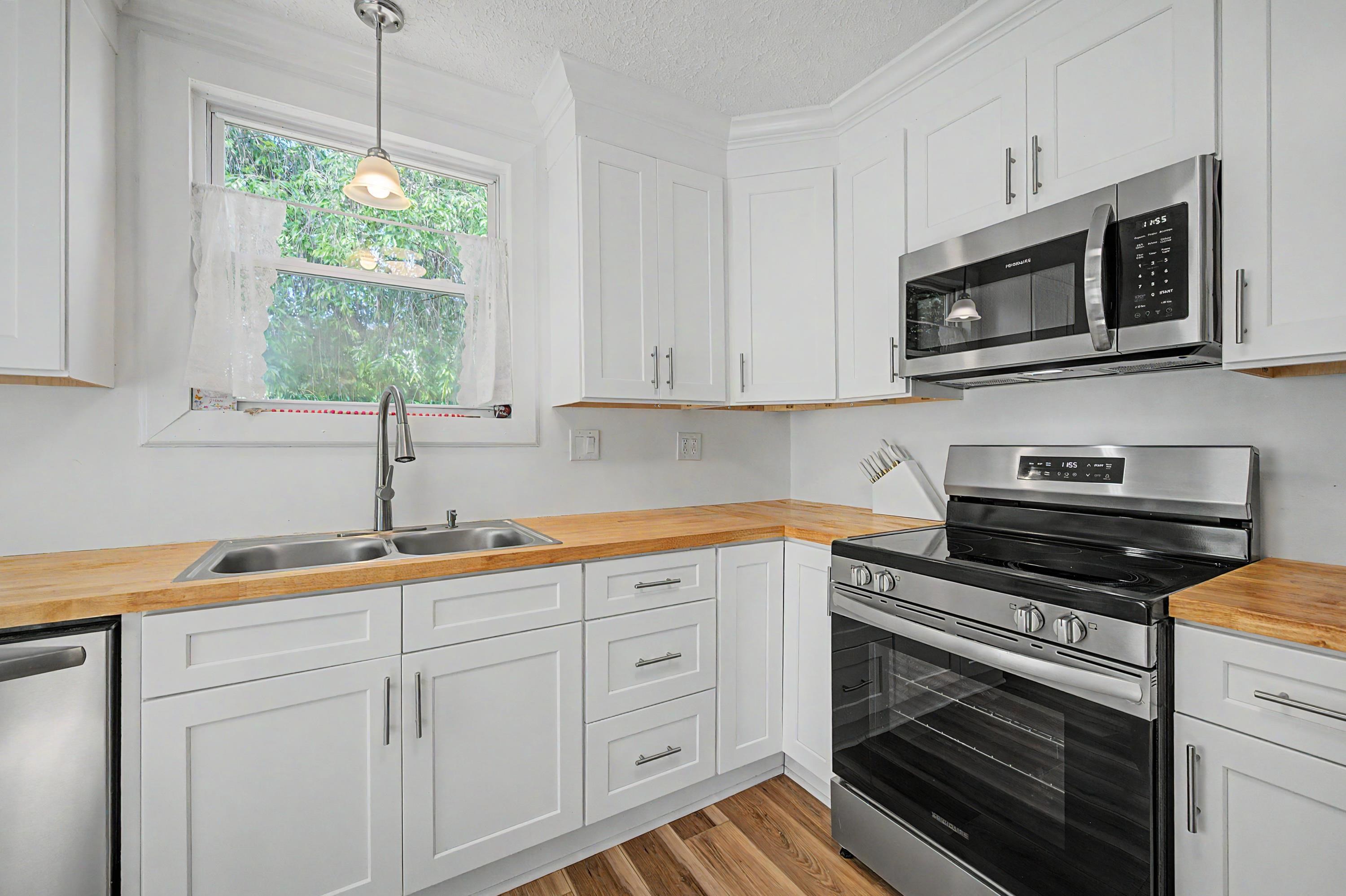 904 Westview Street Narrows VA 24124
