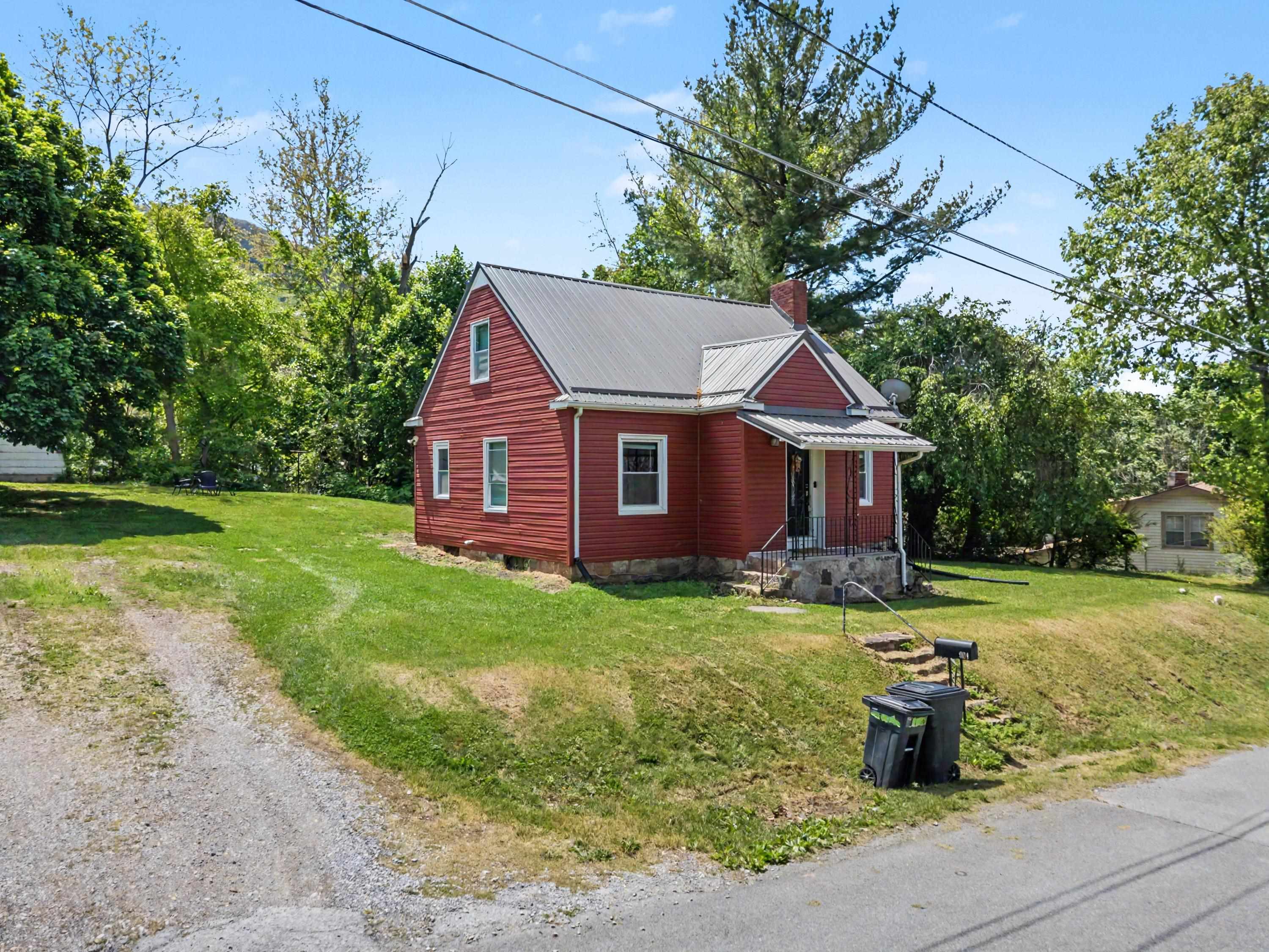 904 Westview Street Narrows VA 24124