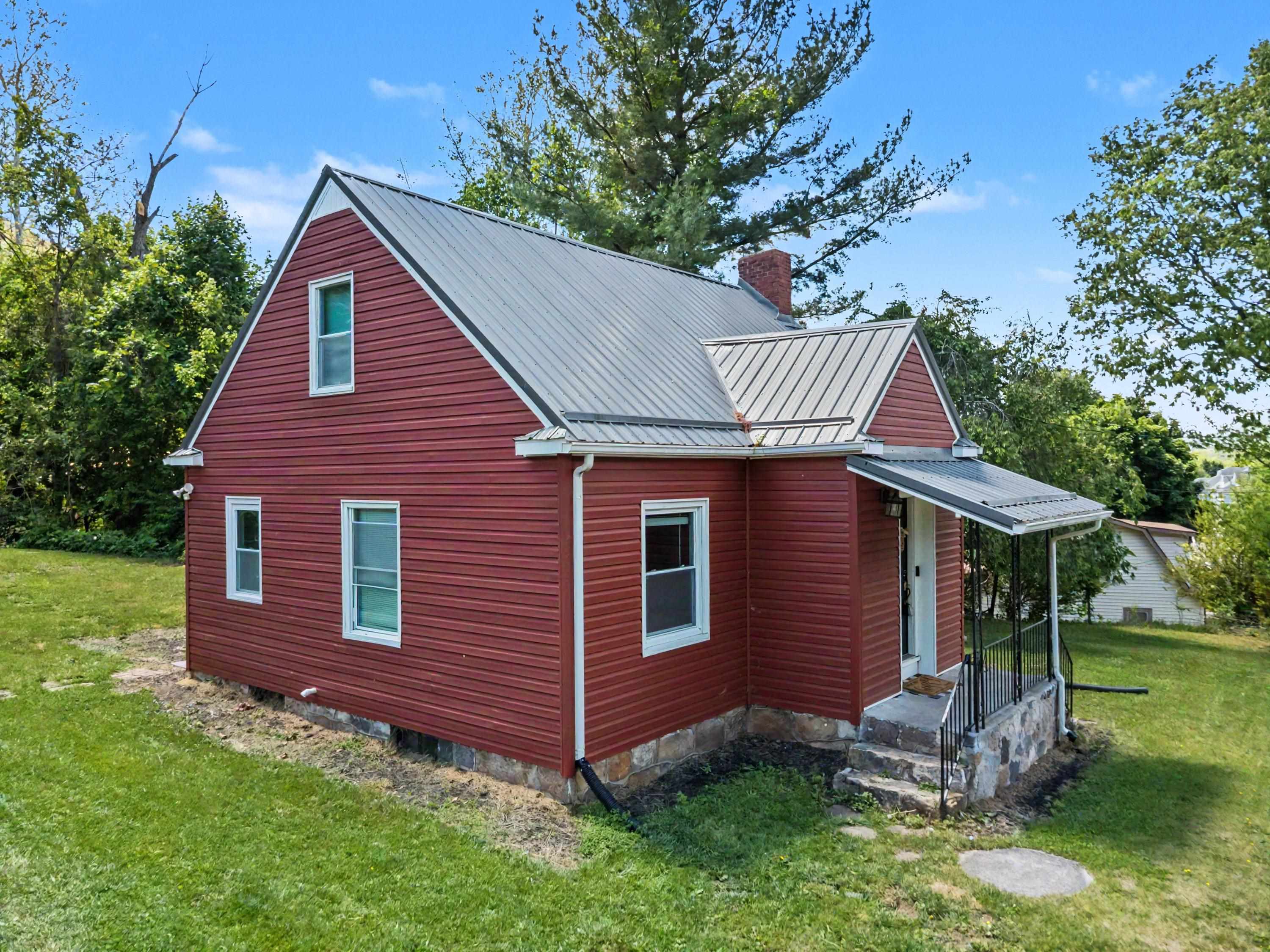 904 Westview Street Narrows VA 24124