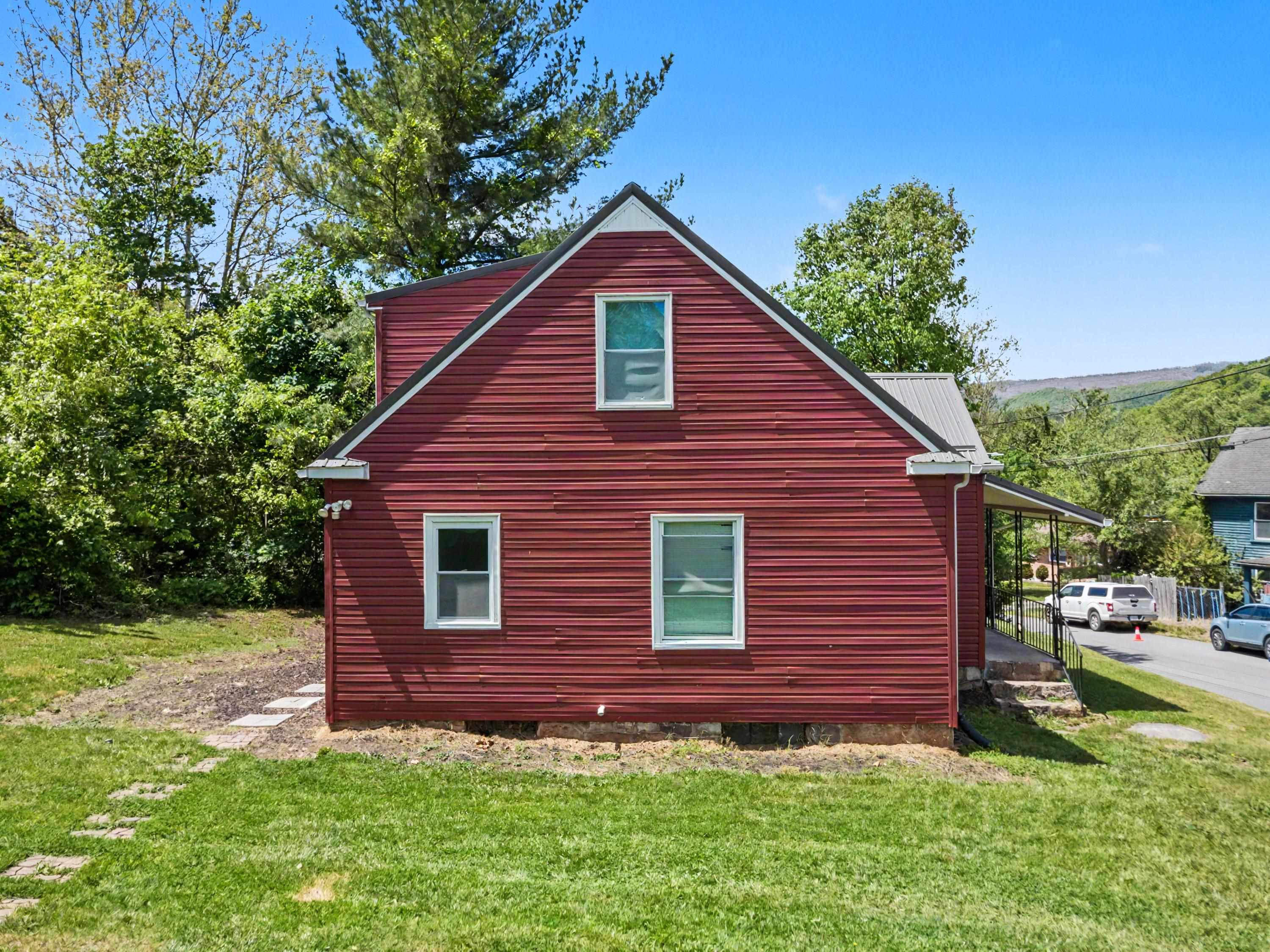 904 Westview Street Narrows VA 24124