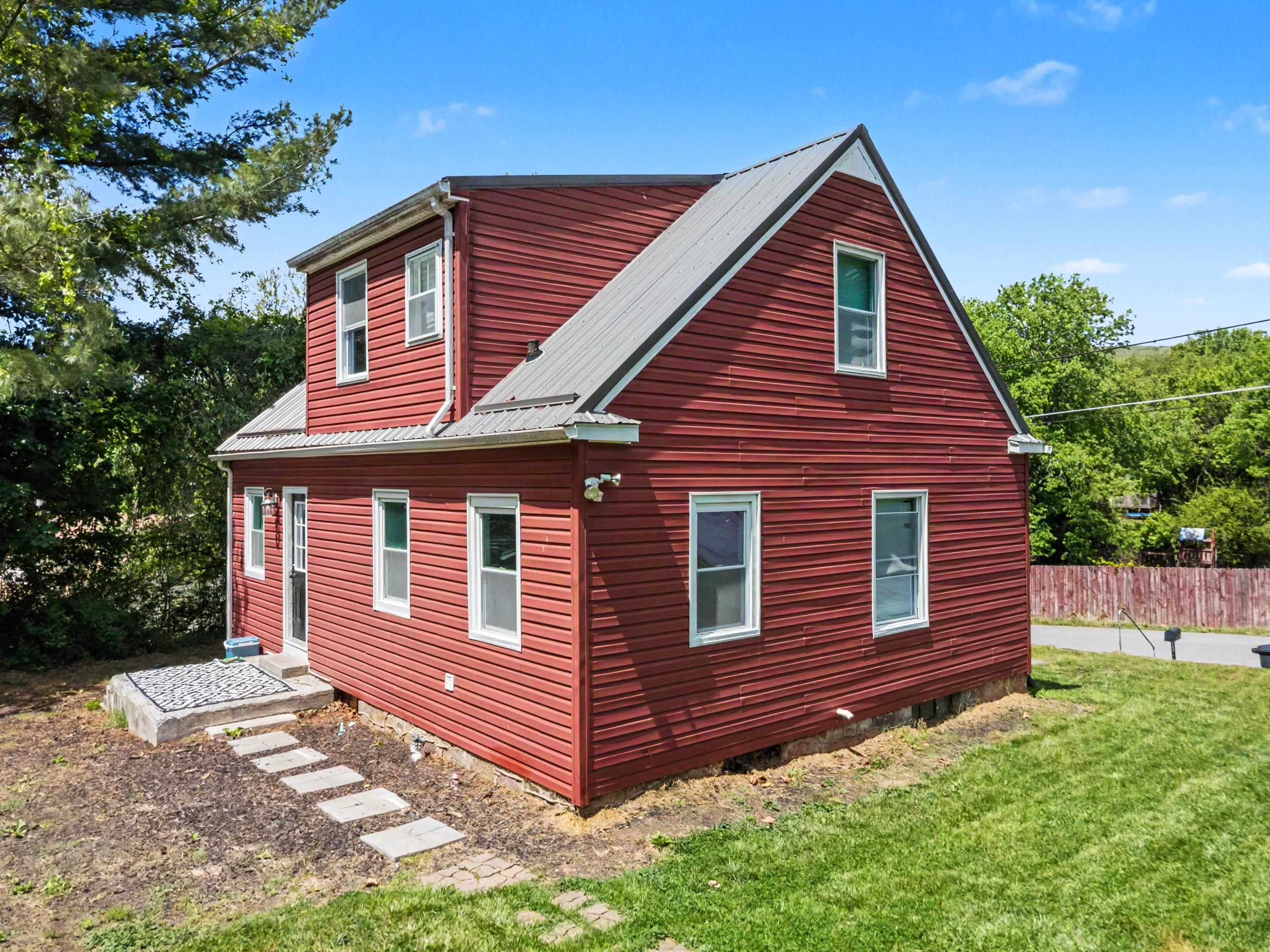 904 Westview Street Narrows VA 24124