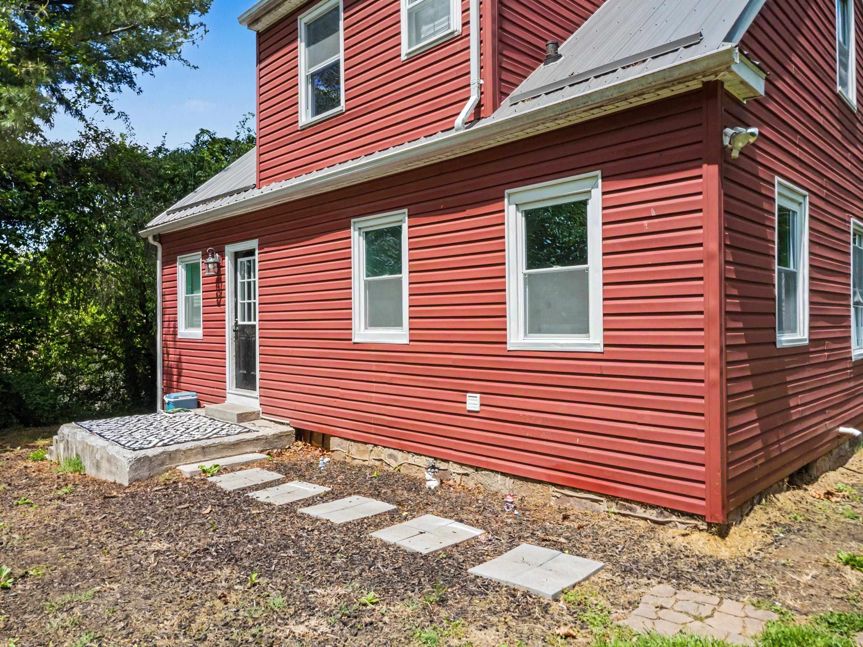 904 Westview Street Narrows VA 24124