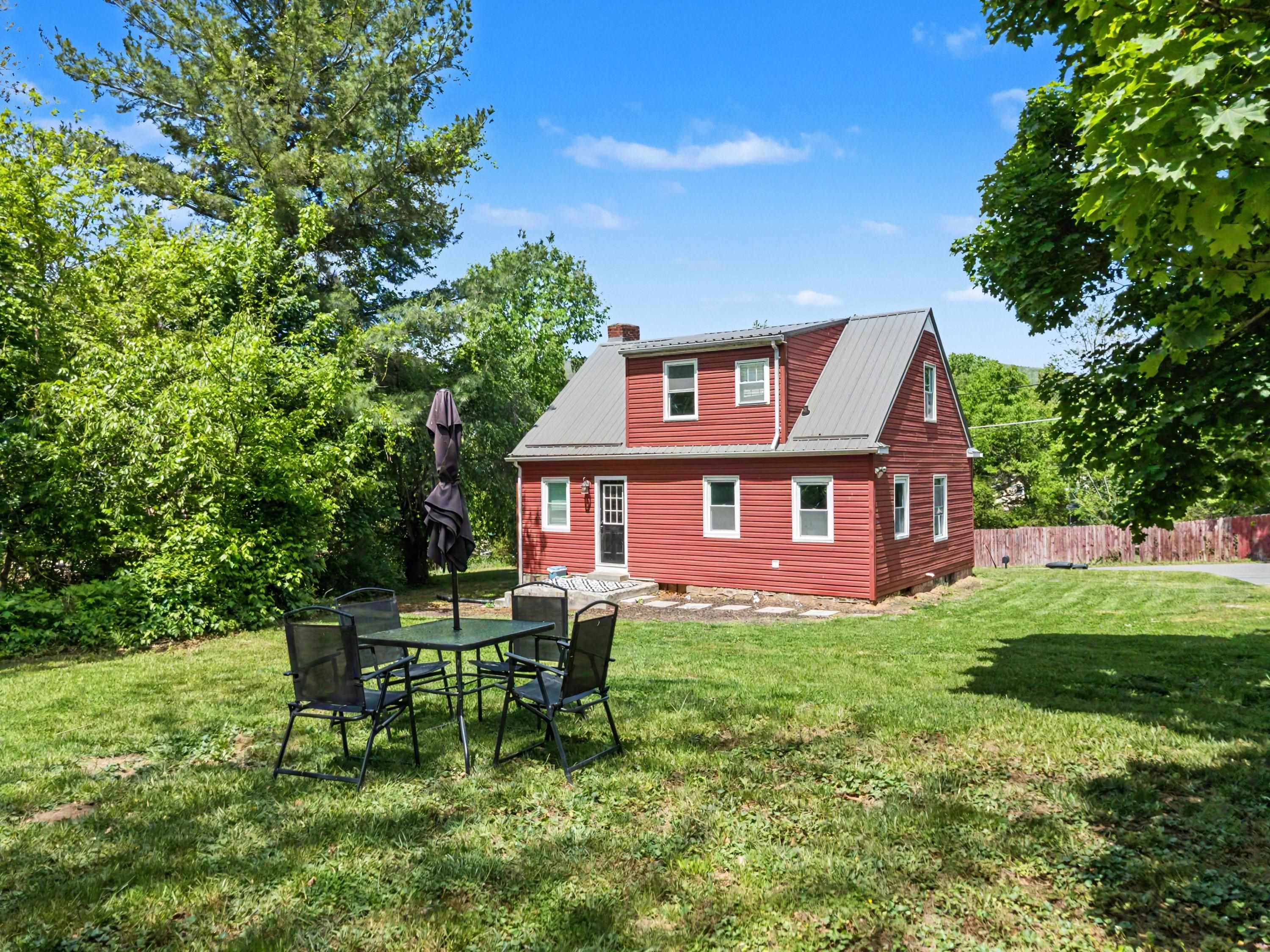 904 Westview Street Narrows VA 24124