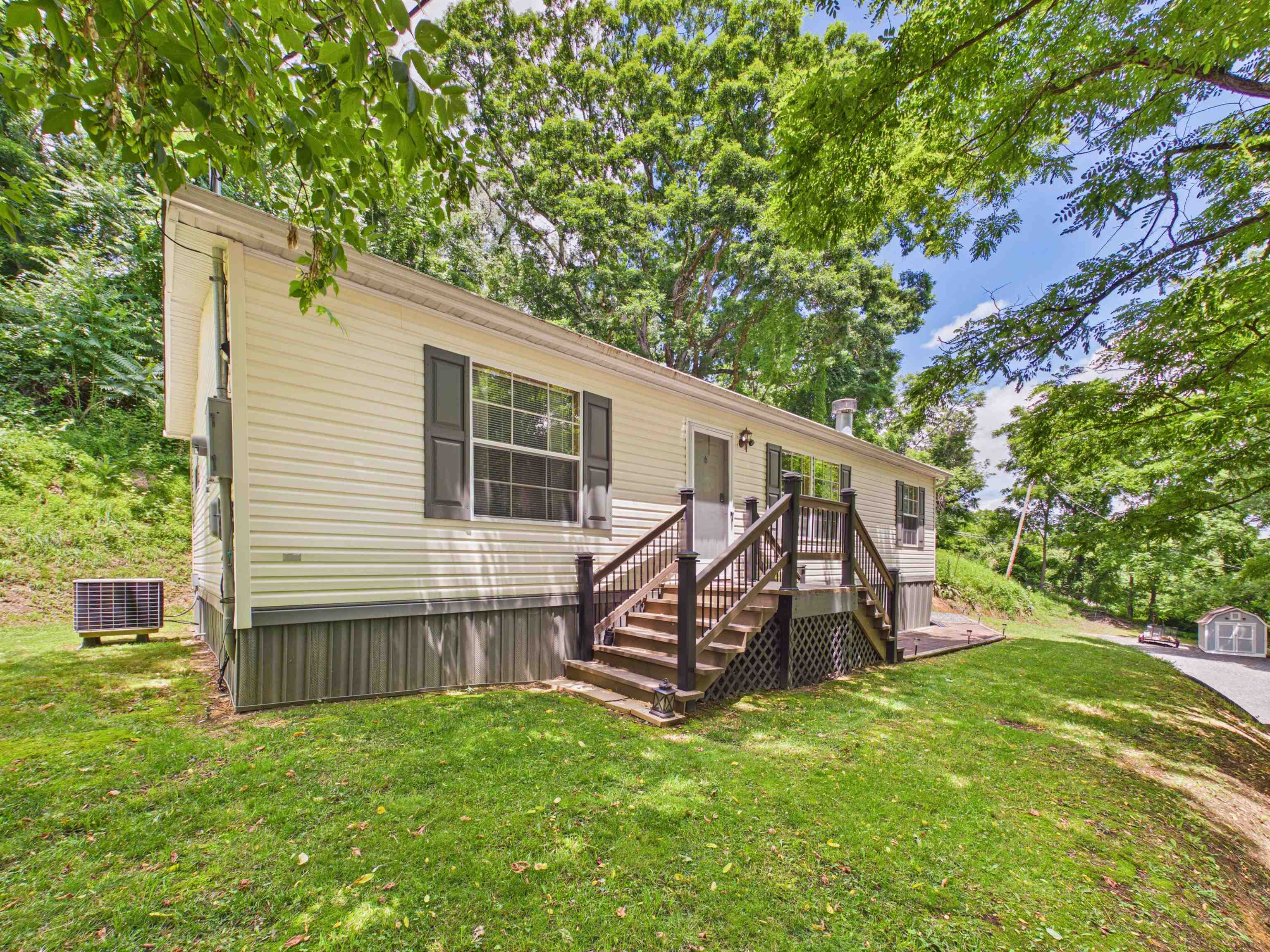 120 Holly Street Pulaski VA 24301