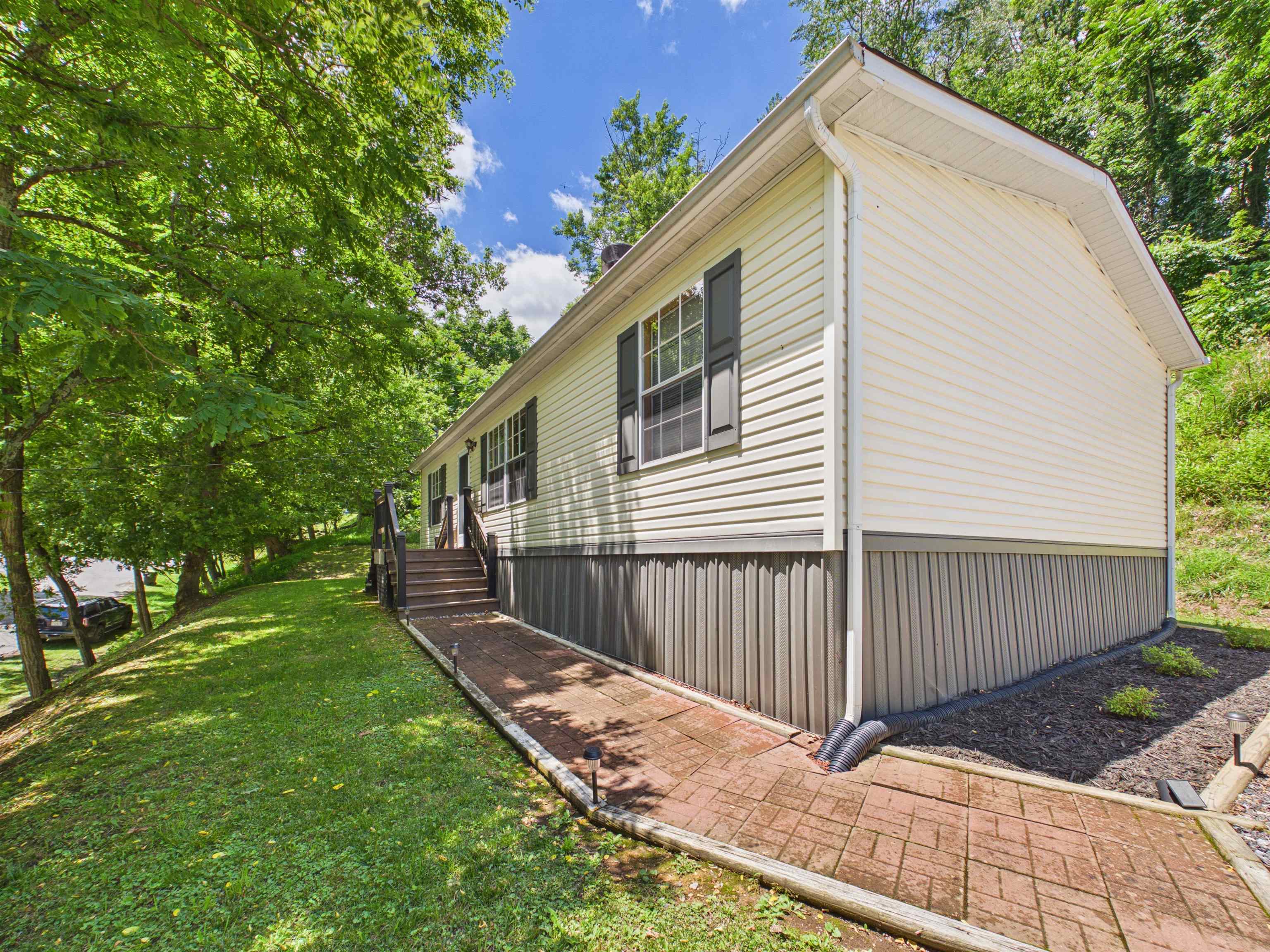 120 Holly Street Pulaski VA 24301