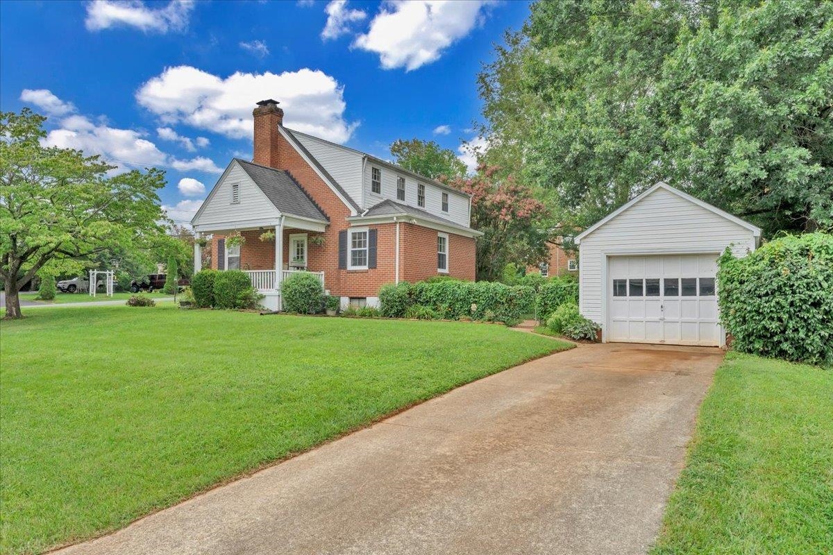 3240 Fleming Avenue NW Roanoke VA 24012