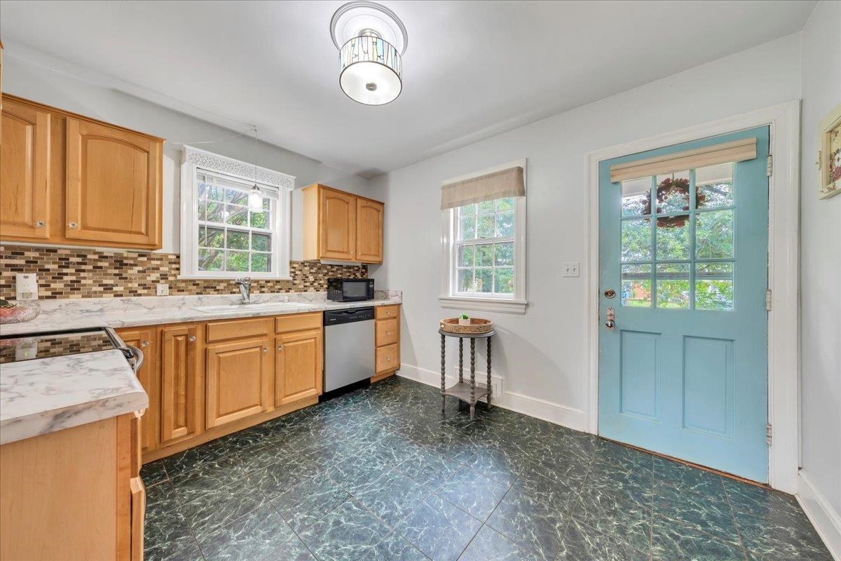 3240 Fleming Avenue NW Roanoke VA 24012