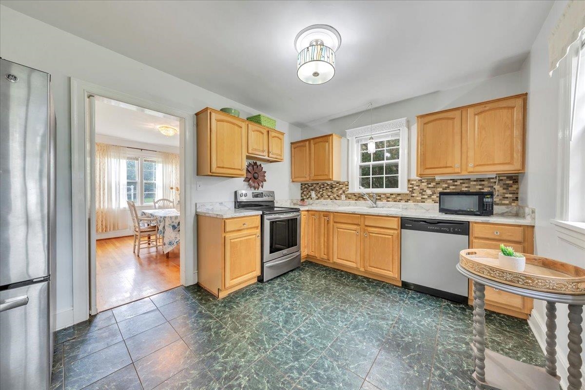 3240 Fleming Avenue NW Roanoke VA 24012