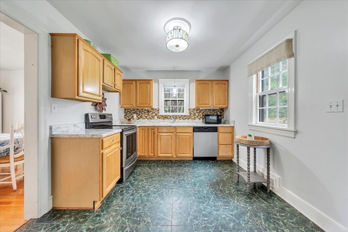 3240 Fleming Avenue NW Roanoke VA 24012