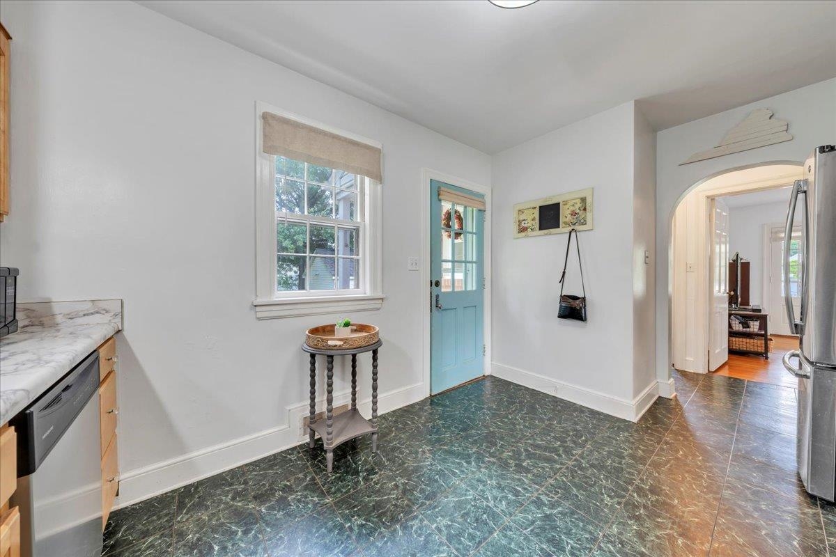 3240 Fleming Avenue NW Roanoke VA 24012