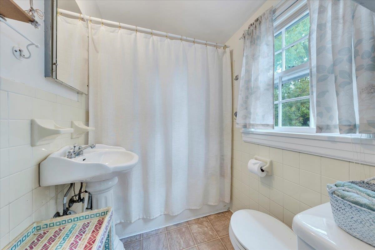 3240 Fleming Avenue NW Roanoke VA 24012