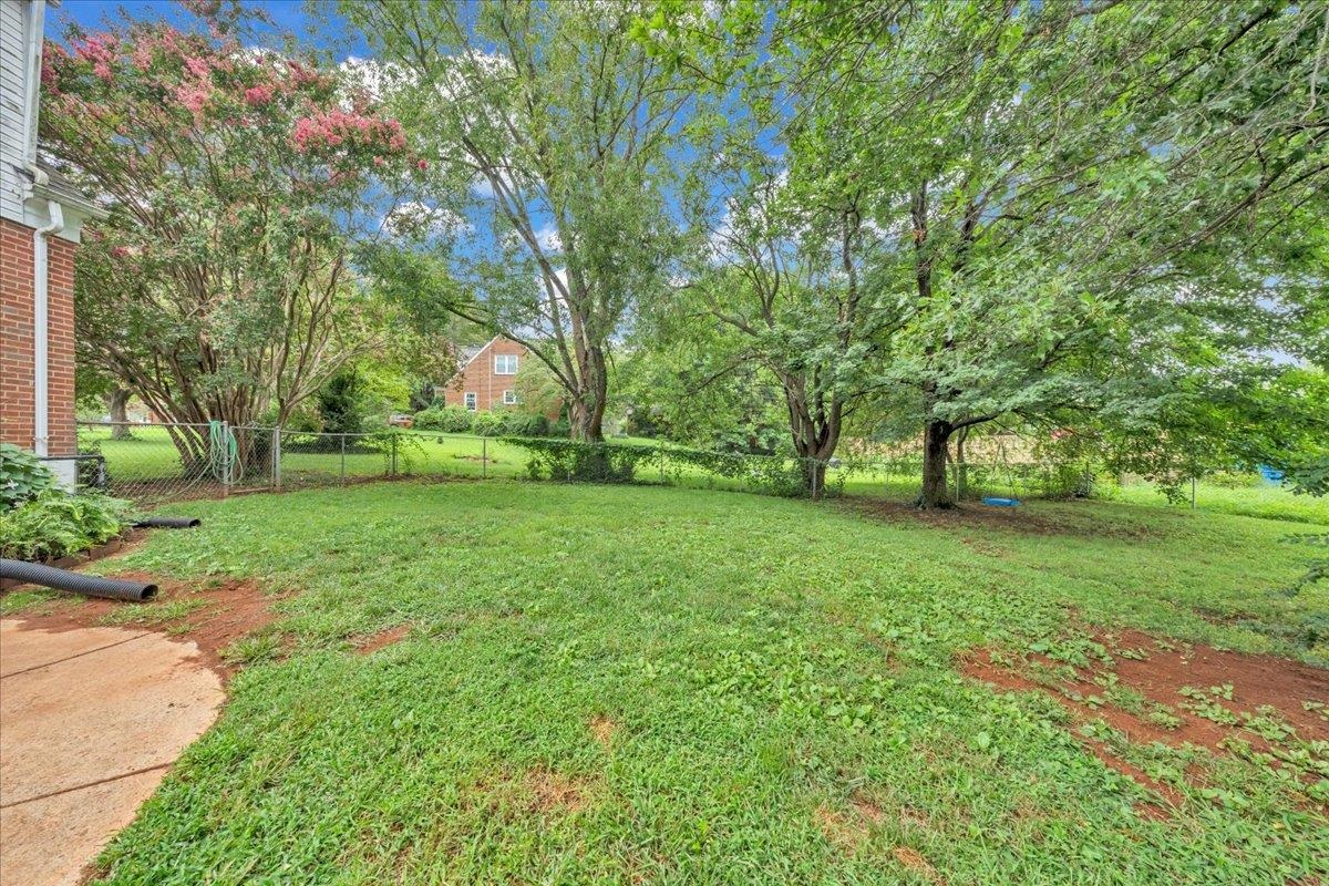 3240 Fleming Avenue NW Roanoke VA 24012