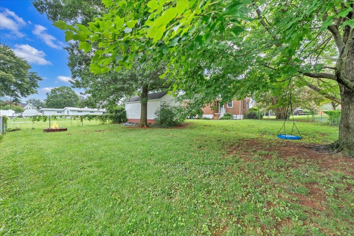 3240 Fleming Avenue NW Roanoke VA 24012