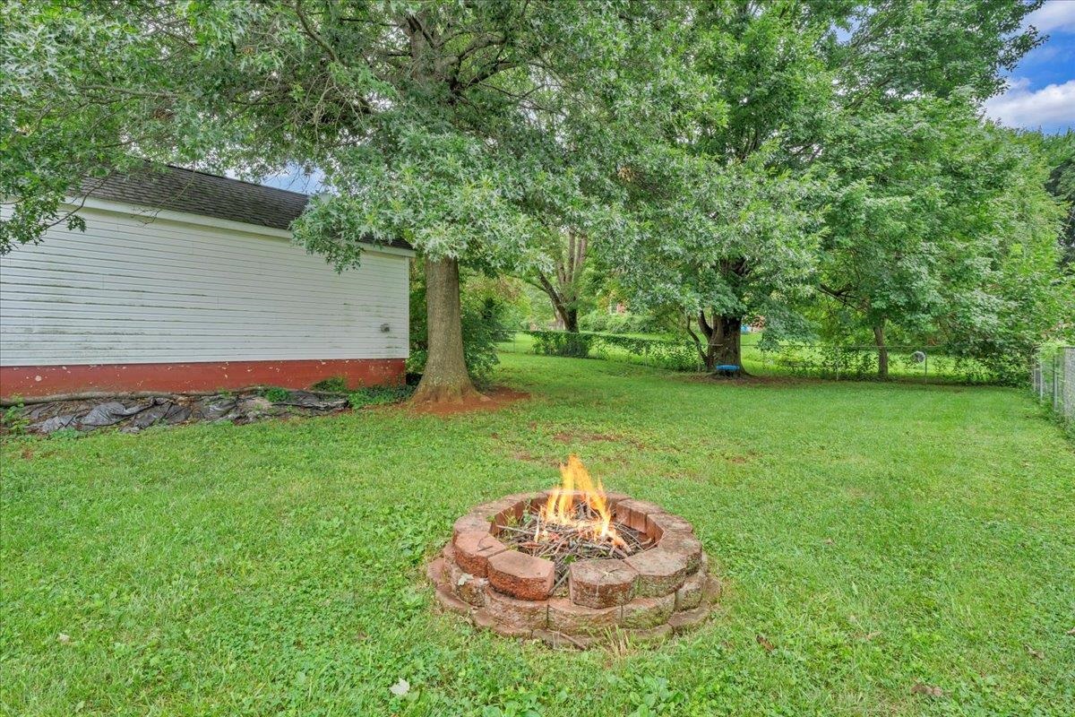 3240 Fleming Avenue NW Roanoke VA 24012