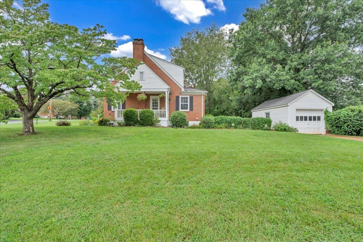 3240 Fleming Avenue NW Roanoke VA 24012