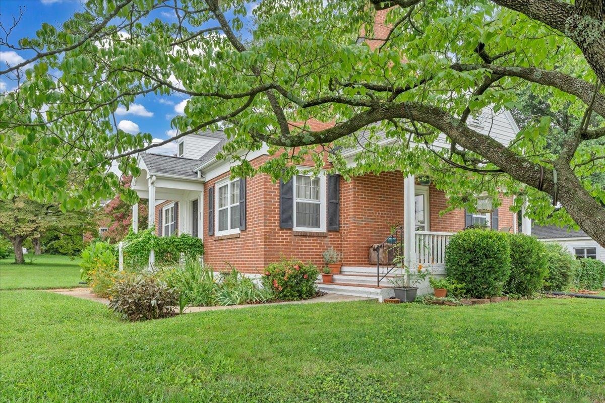 3240 Fleming Avenue NW Roanoke VA 24012