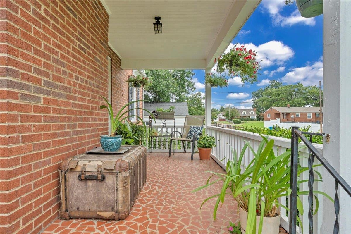 3240 Fleming Avenue NW Roanoke VA 24012