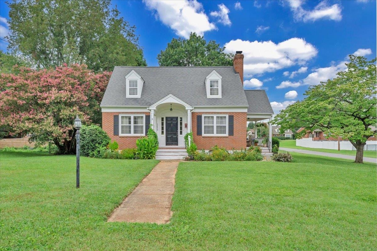 3240 Fleming Avenue NW Roanoke VA 24012