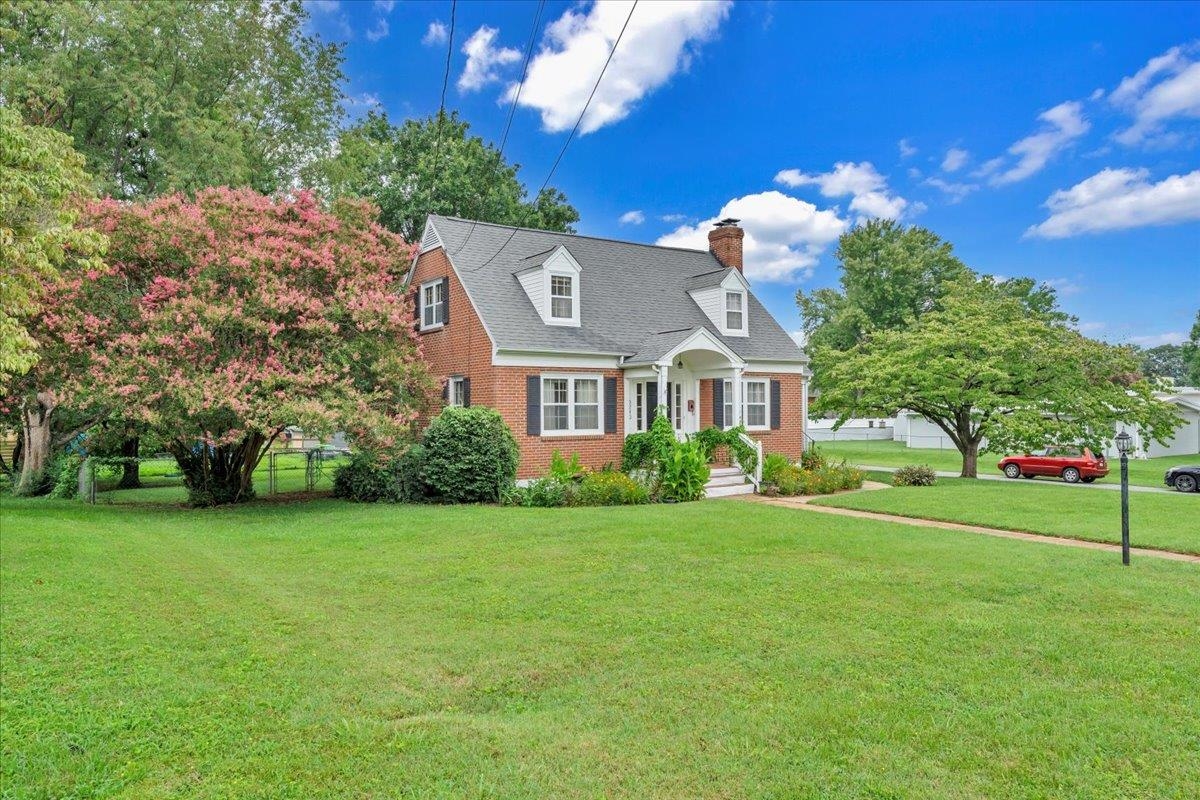 3240 Fleming Avenue NW Roanoke VA 24012