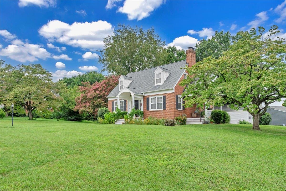 3240 Fleming Avenue NW Roanoke VA 24012