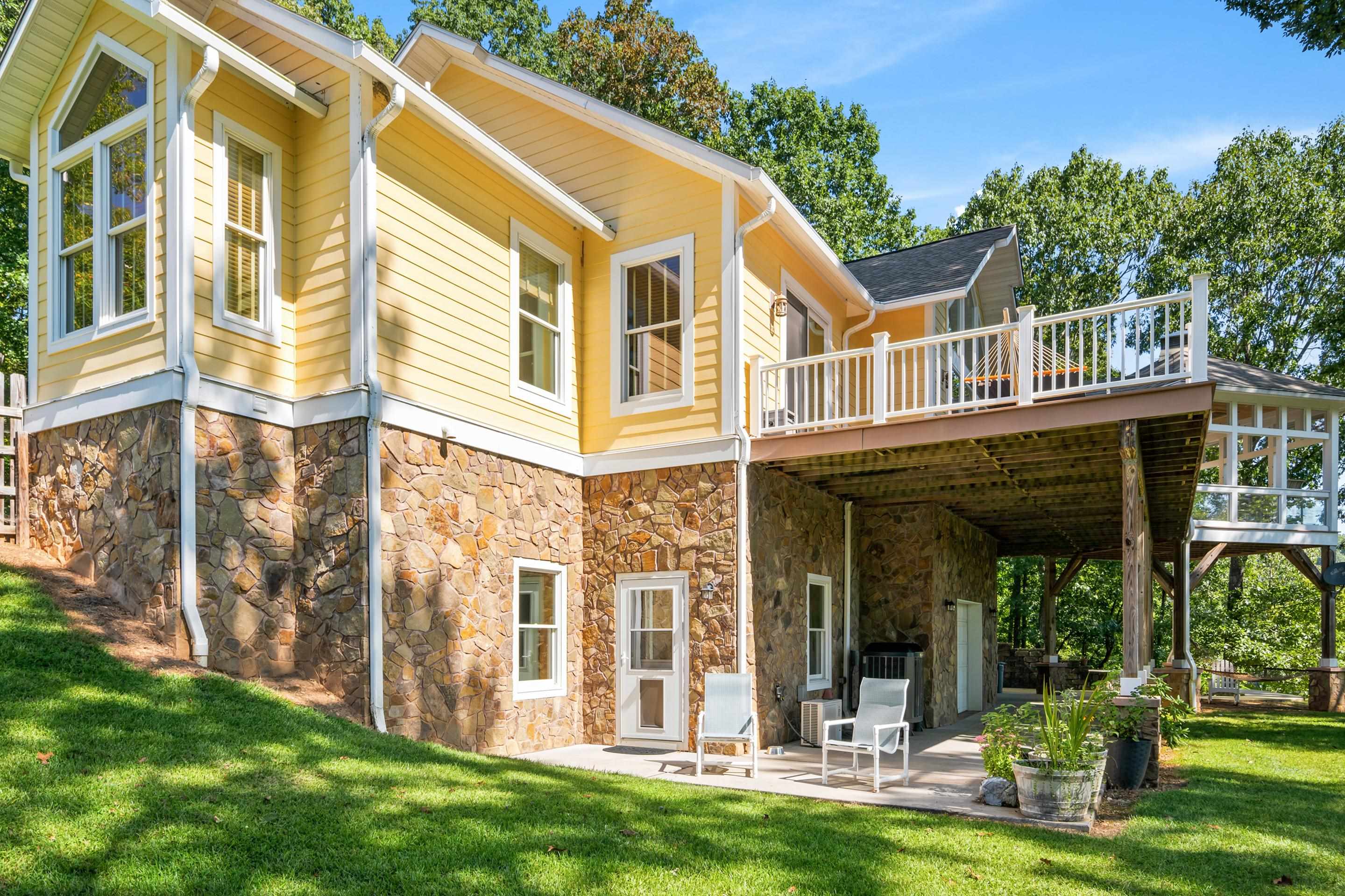 138 Ridgeland Drive Max Meadows VA 24360