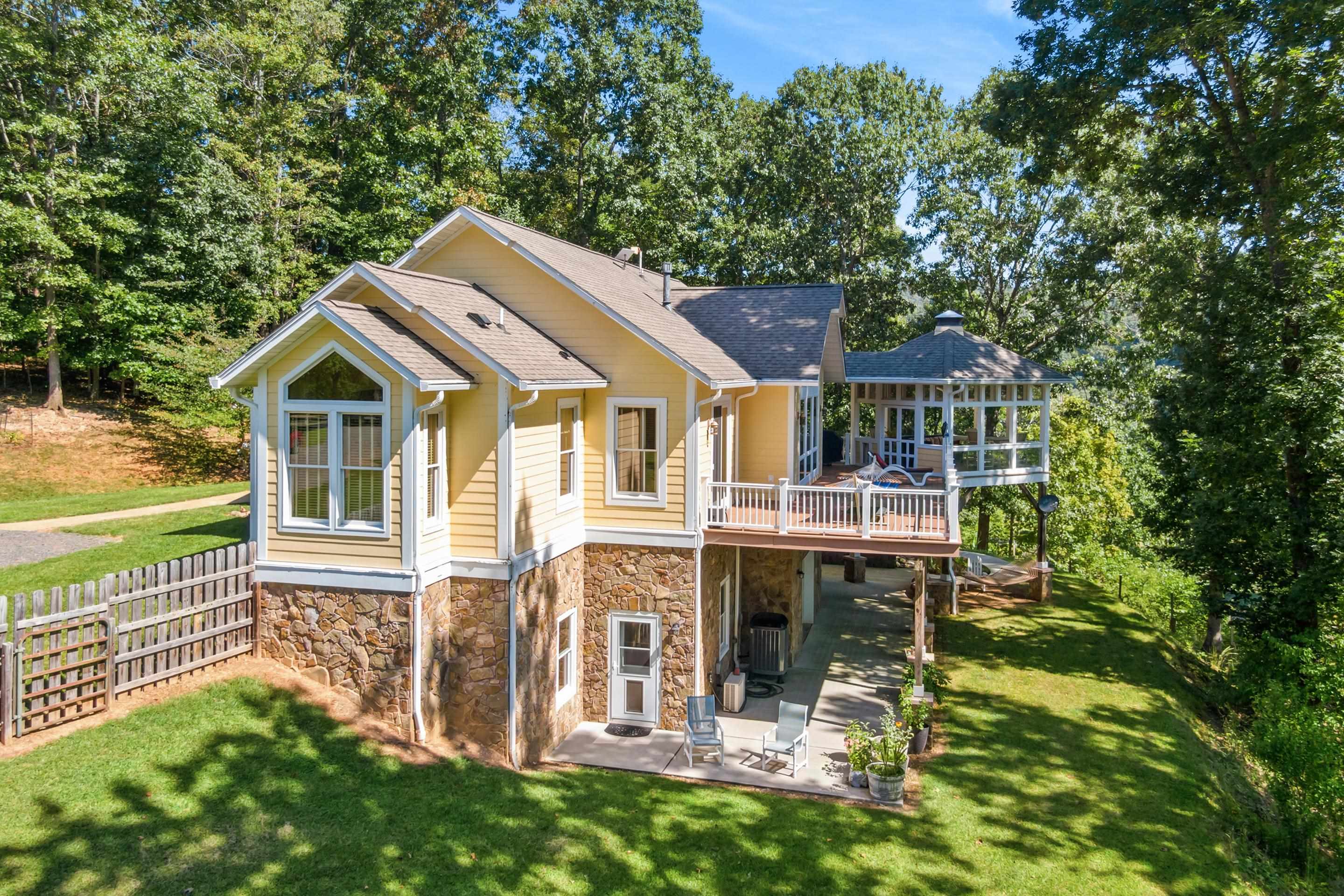 138 Ridgeland Drive Max Meadows VA 24360