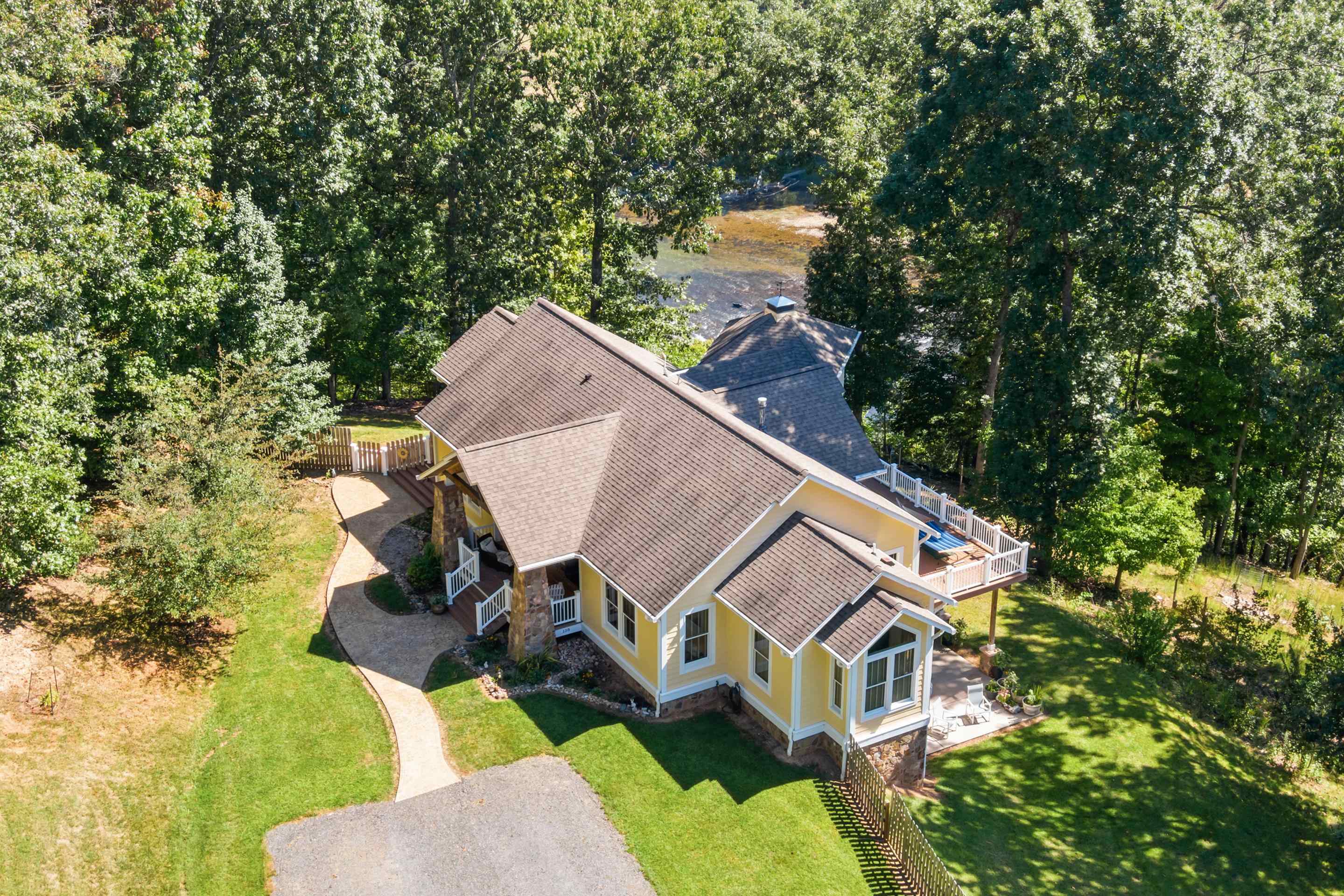 138 Ridgeland Drive Max Meadows VA 24360