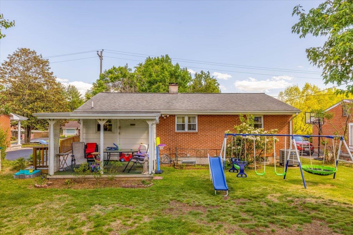 807 Seventh Street Radford VA 24141