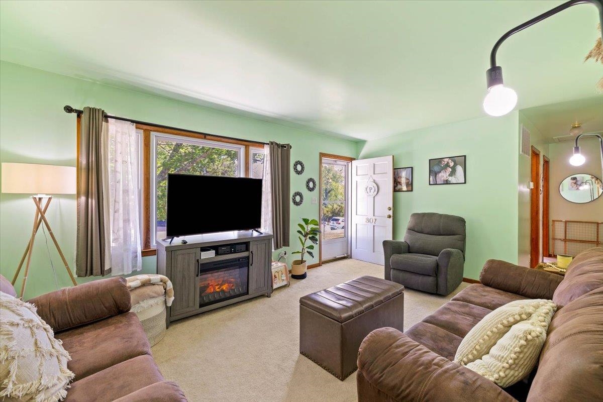 807 Seventh Street Radford VA 24141