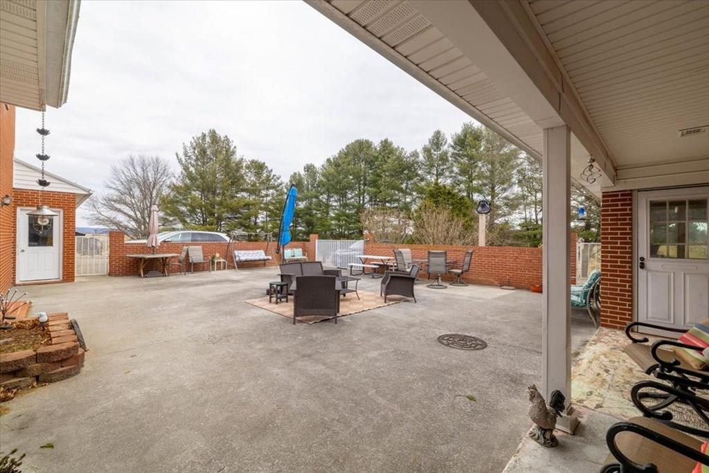 6560 Cleburne Boulevard SE Dublin VA 24084