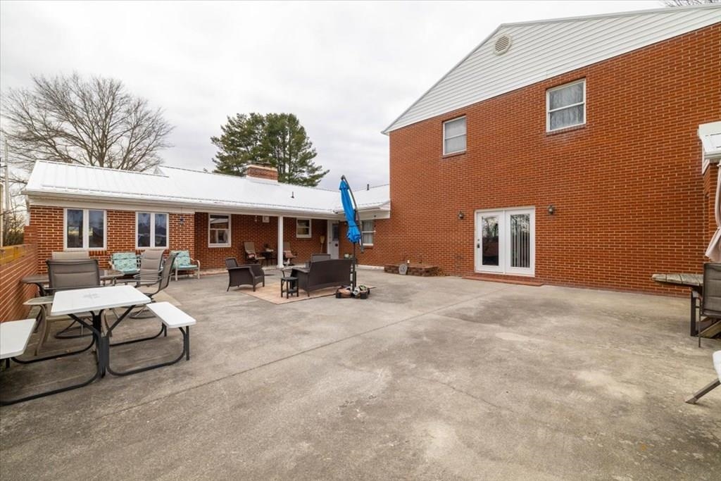 6560 Cleburne Boulevard SE Dublin VA 24084