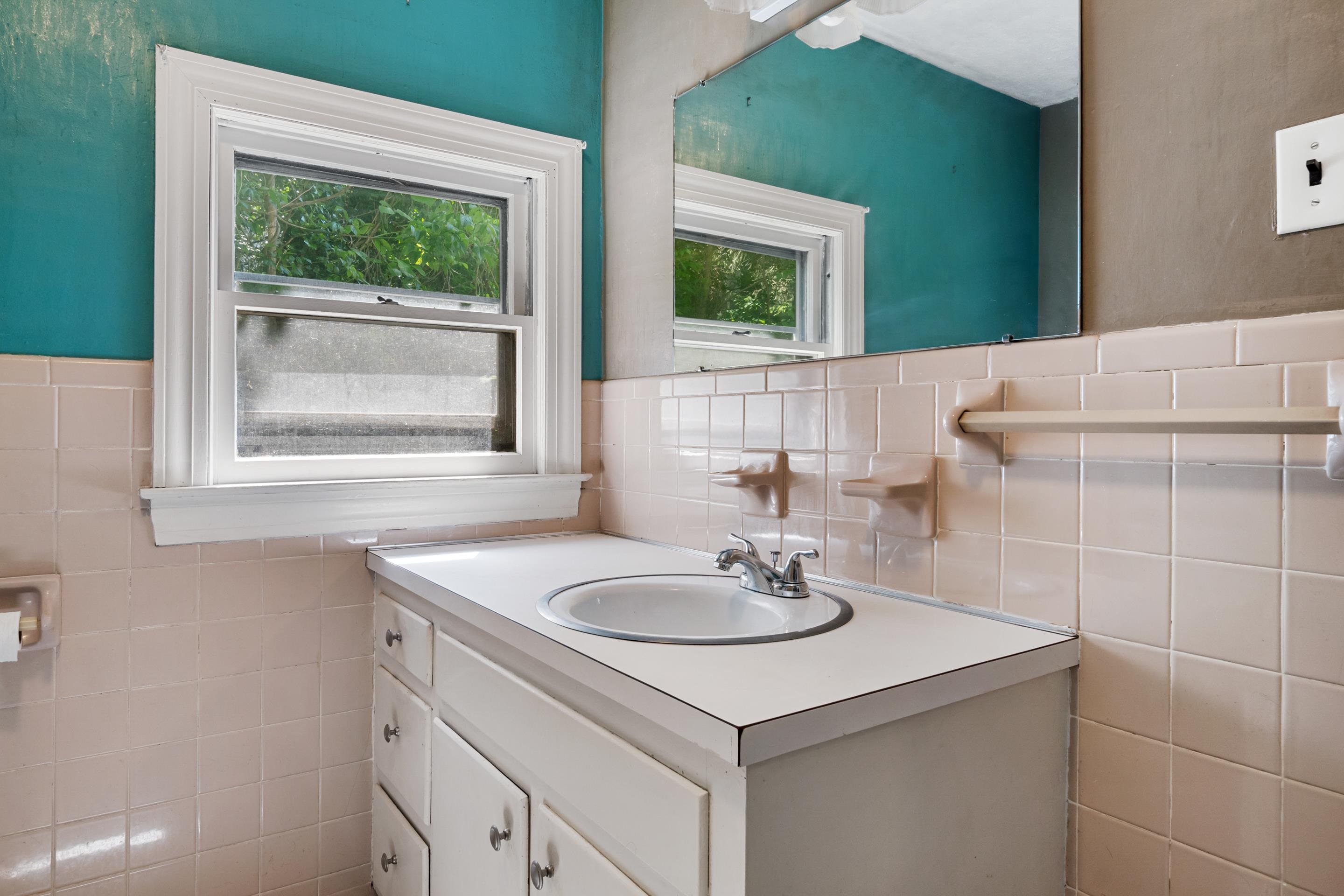 818 Second Street Radford VA 24141