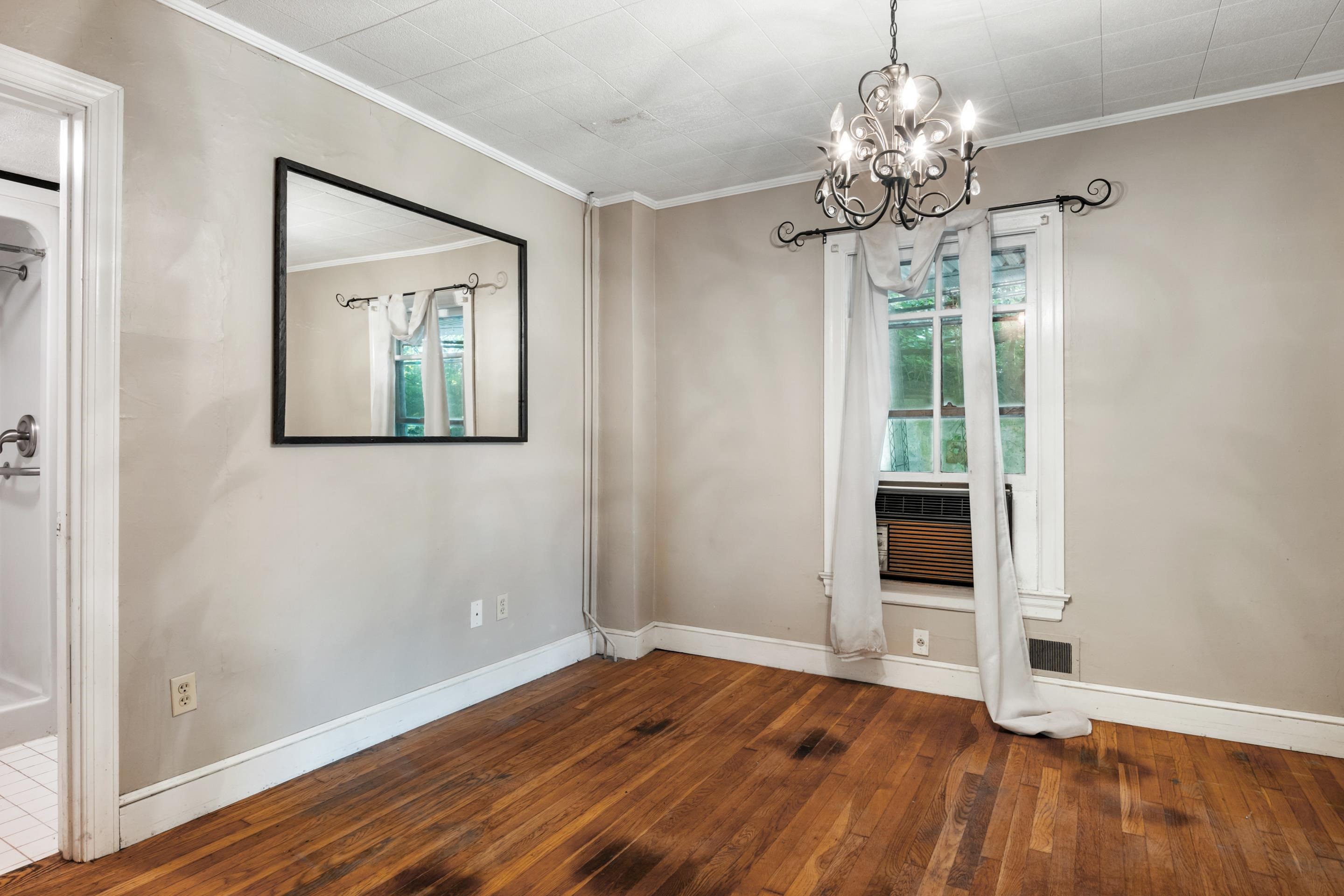 818 Second Street Radford VA 24141