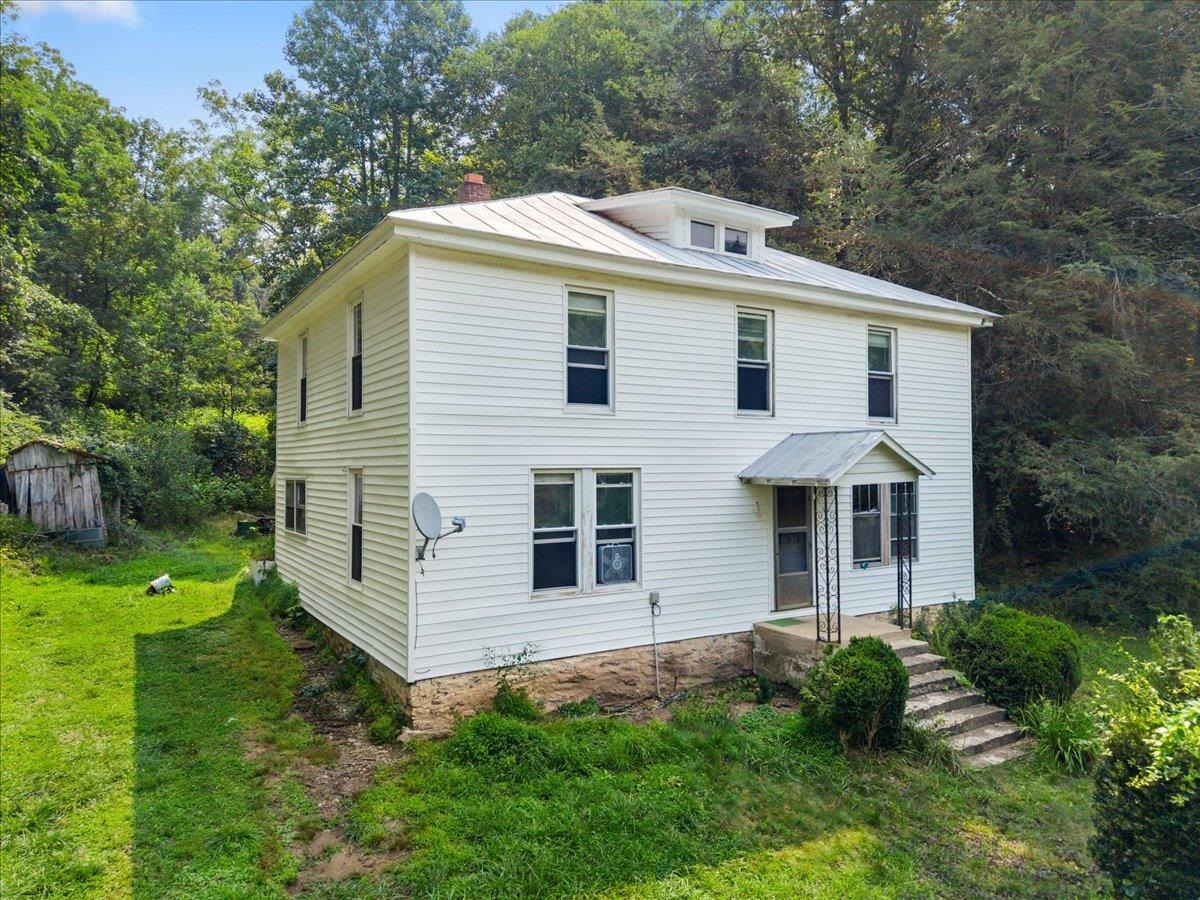 407 Graysville Road Copper Hill VA 24079
