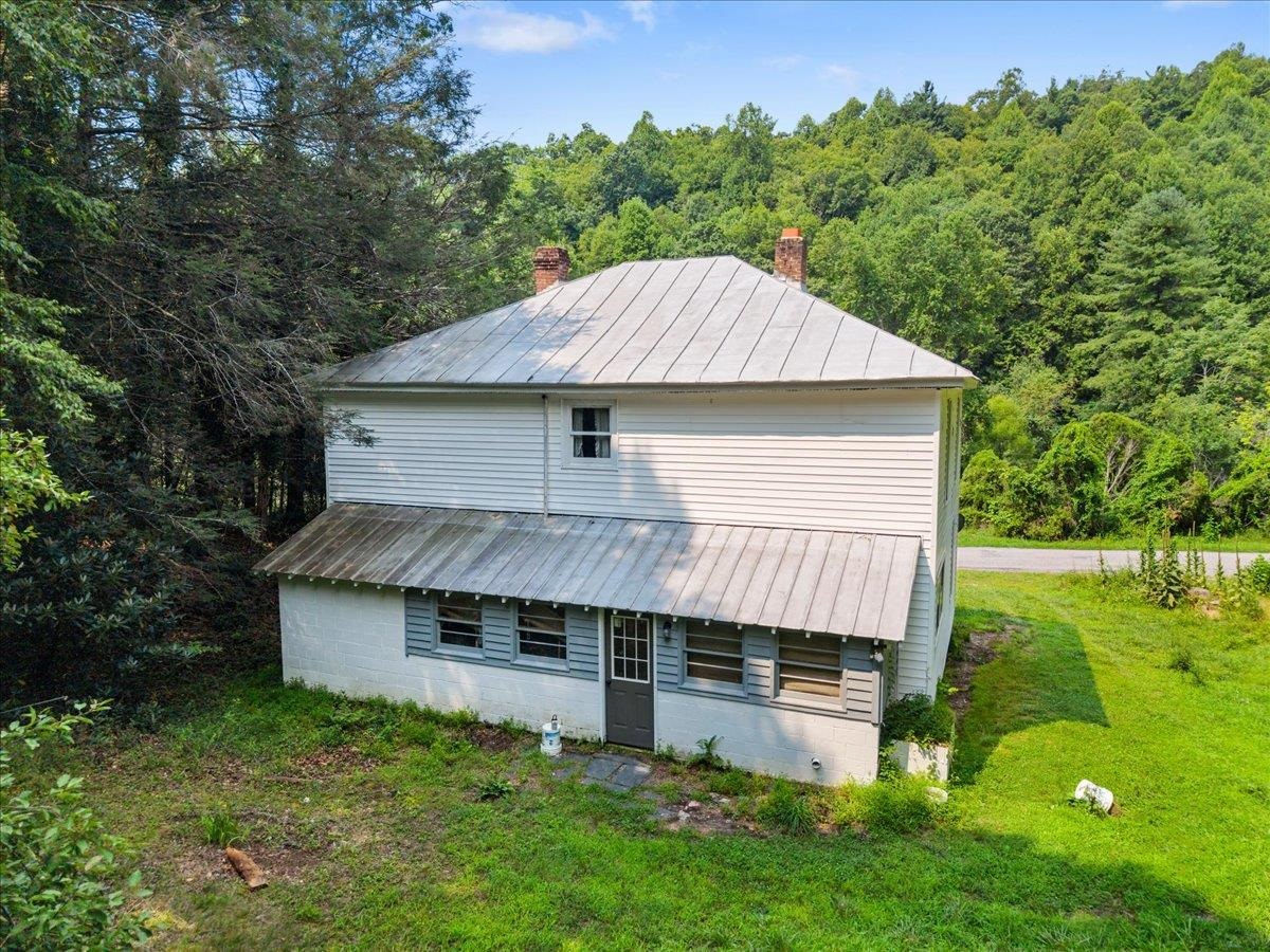 407 Graysville Road Copper Hill VA 24079