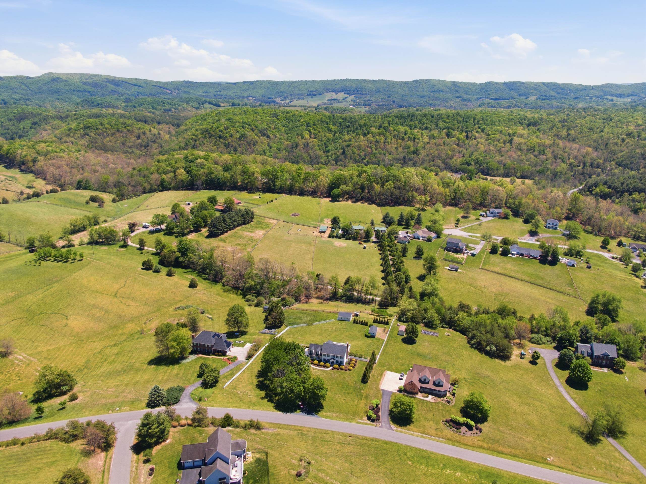 1305 Red Hawk Run Christiansburg VA 24073