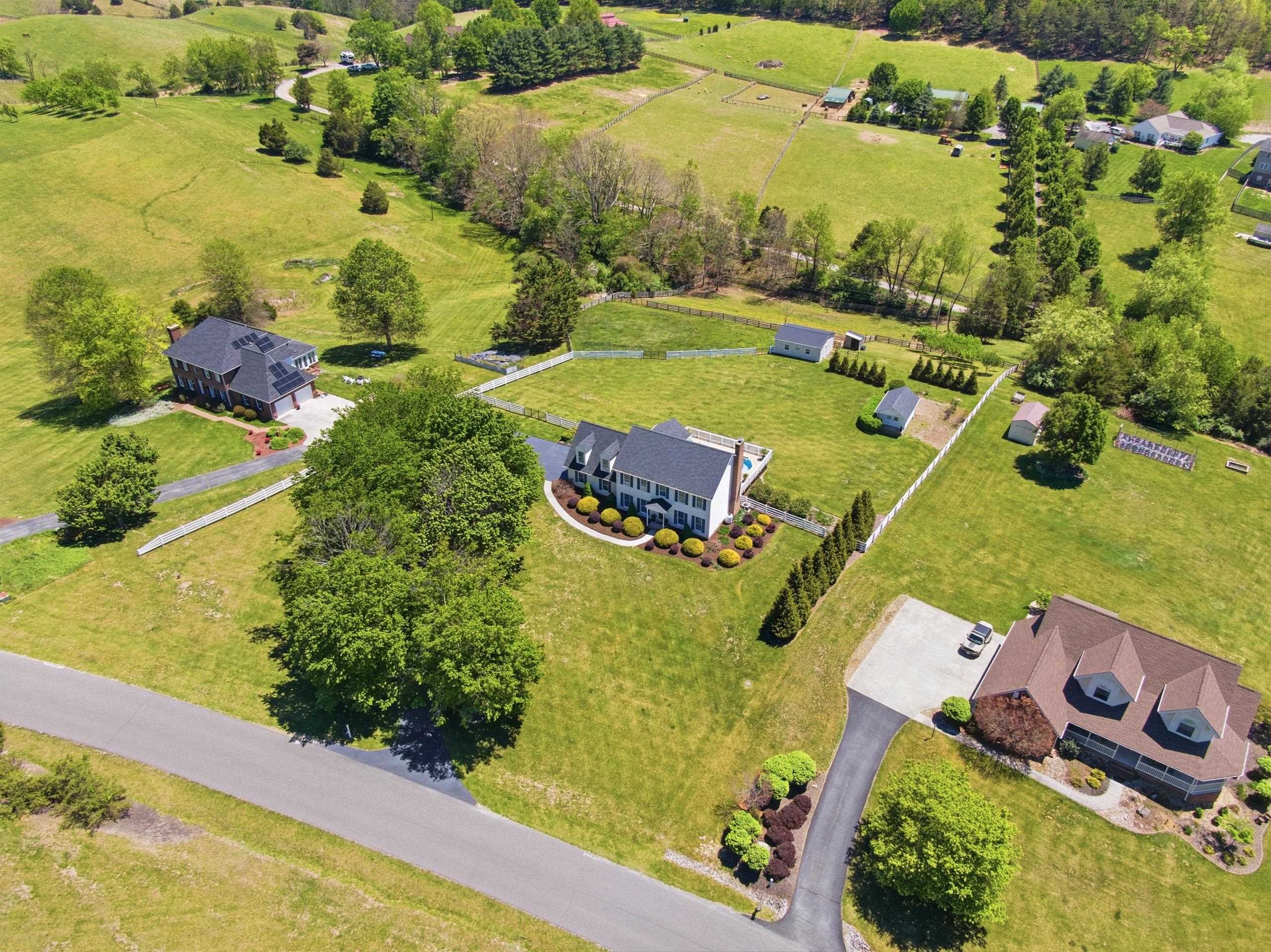 1305 Red Hawk Run Christiansburg VA 24073