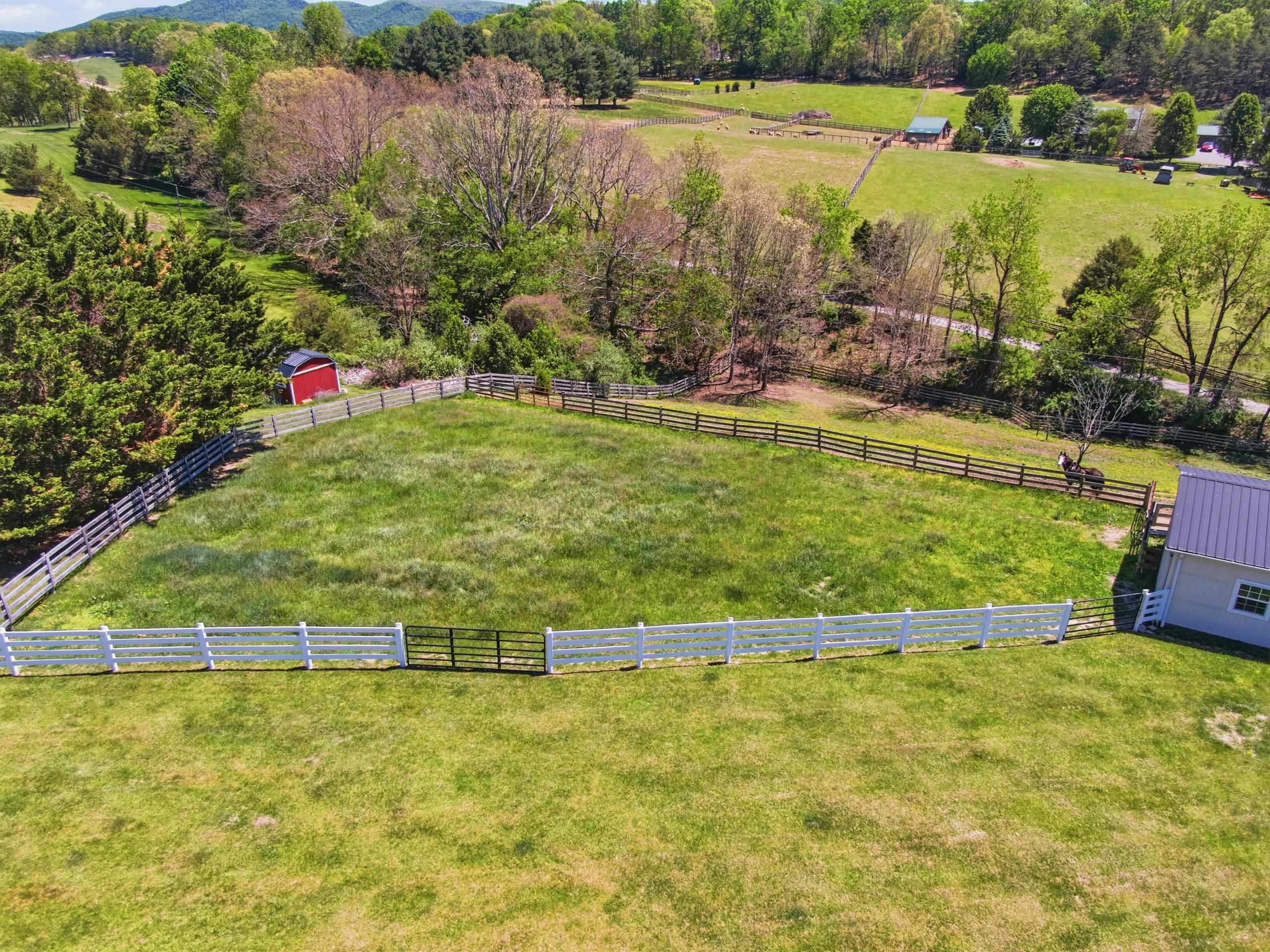 1305 Red Hawk Run Christiansburg VA 24073