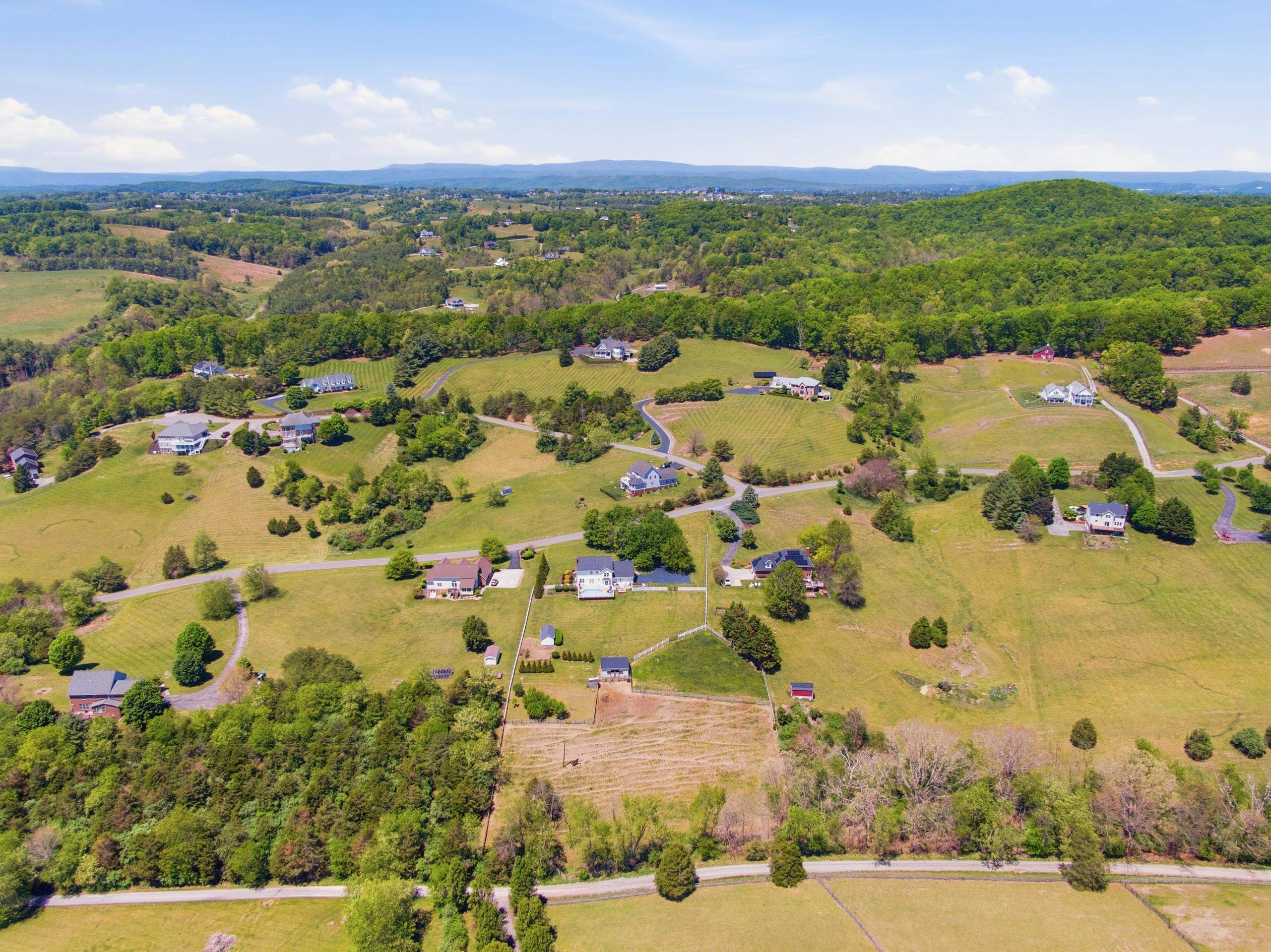1305 Red Hawk Run Christiansburg VA 24073